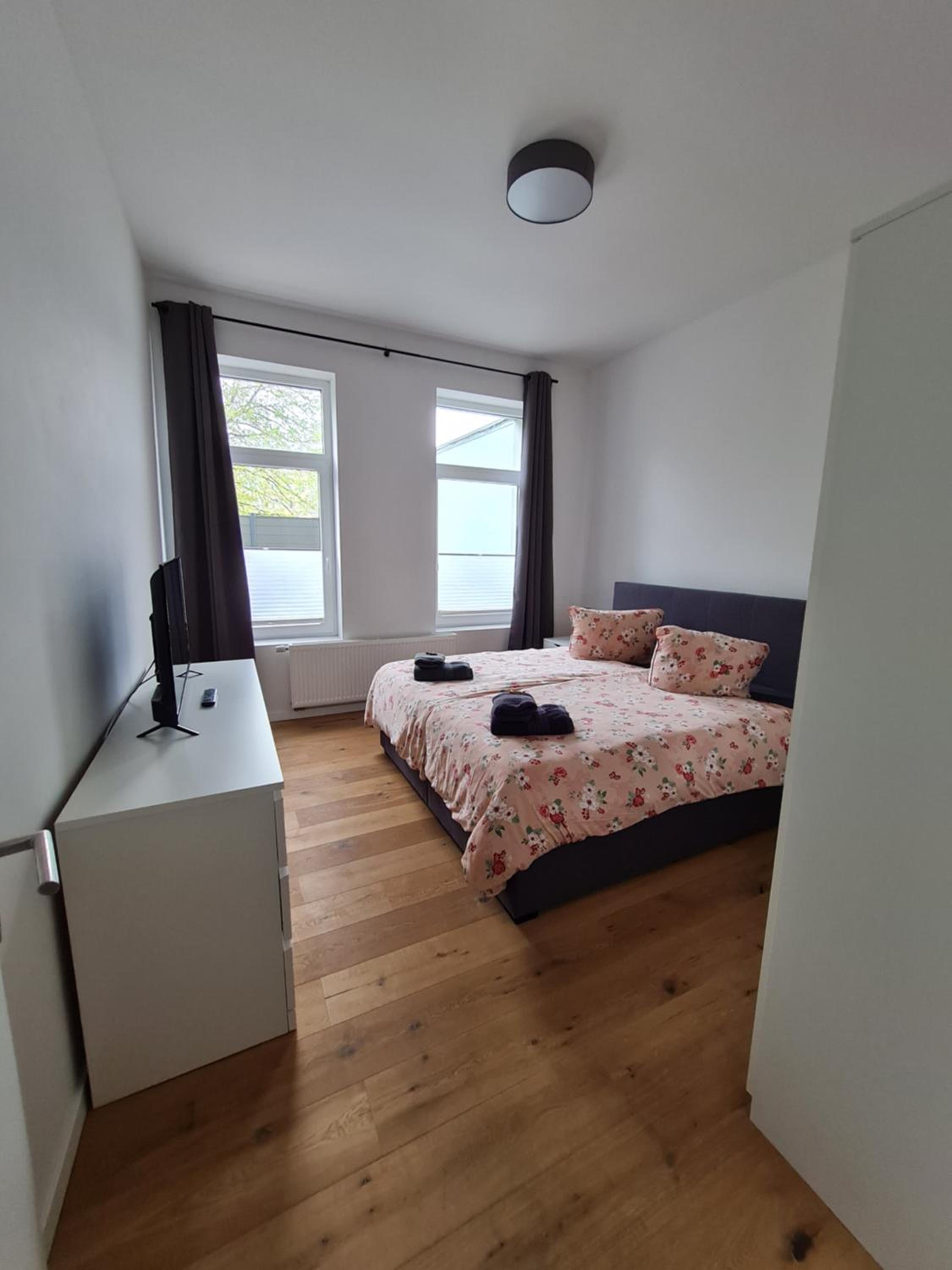 Three-Bedroom Apartment - Photo 27