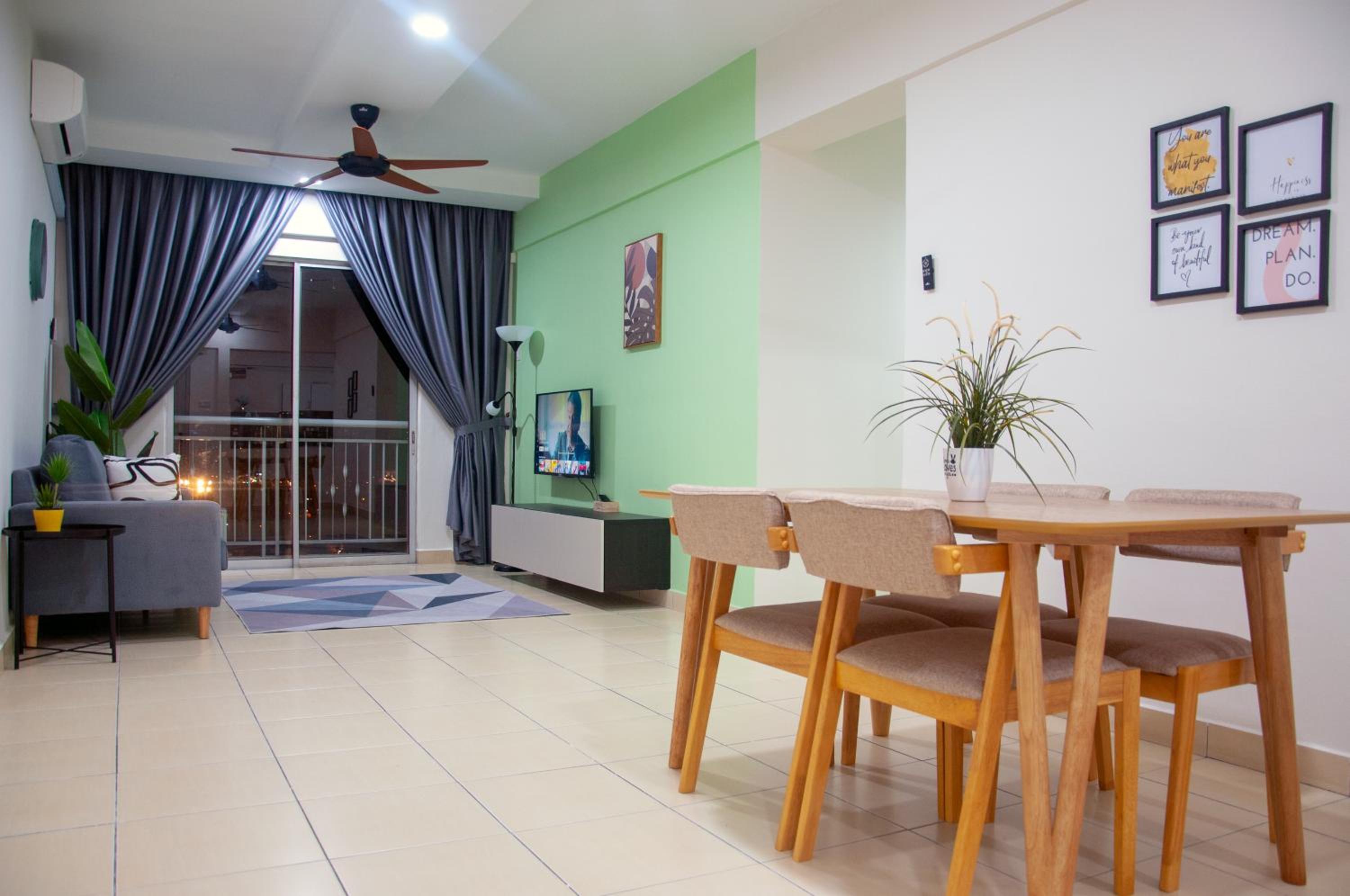 Three-Bedroom Apartment photo 1