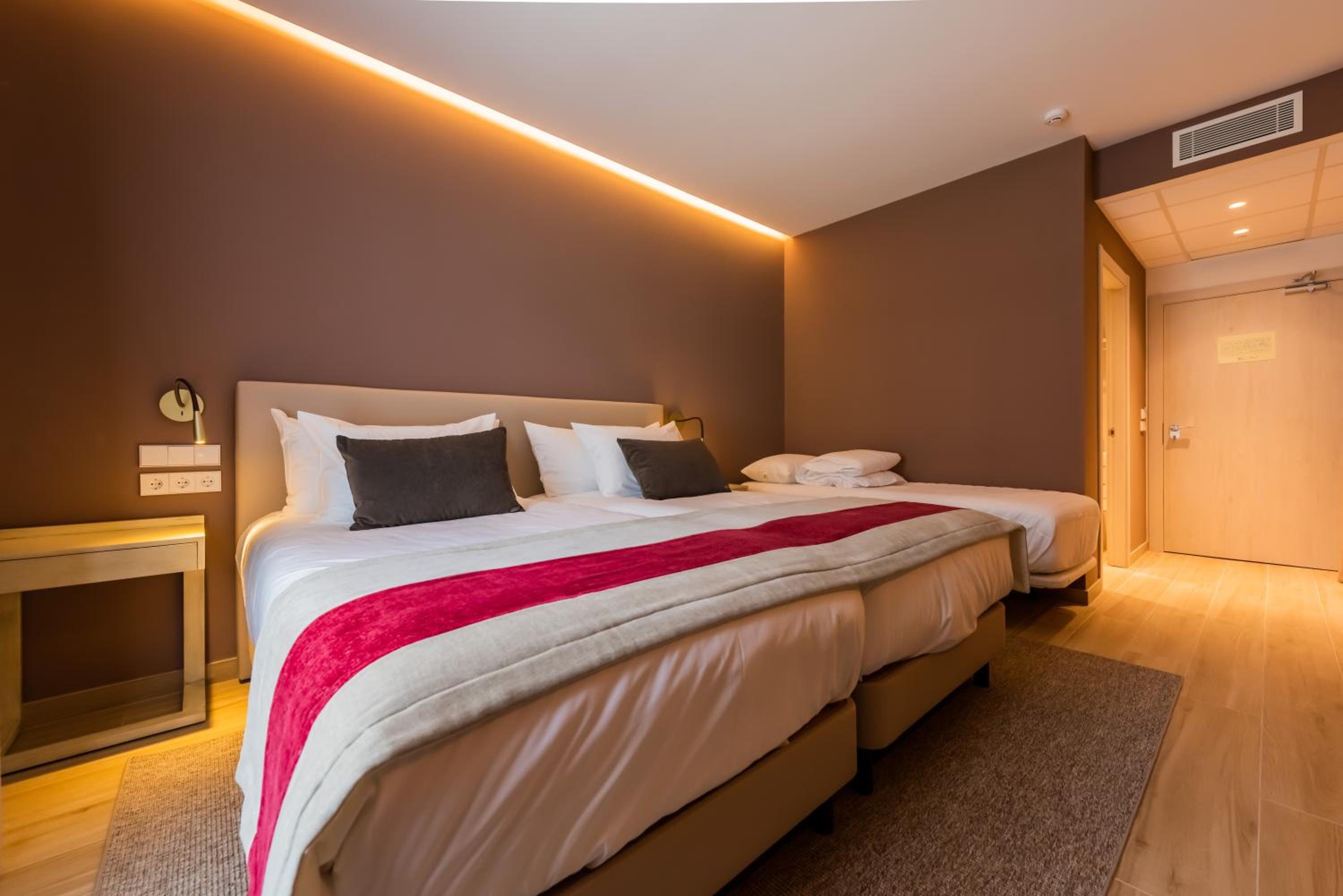 Standard Triple Room photo 2