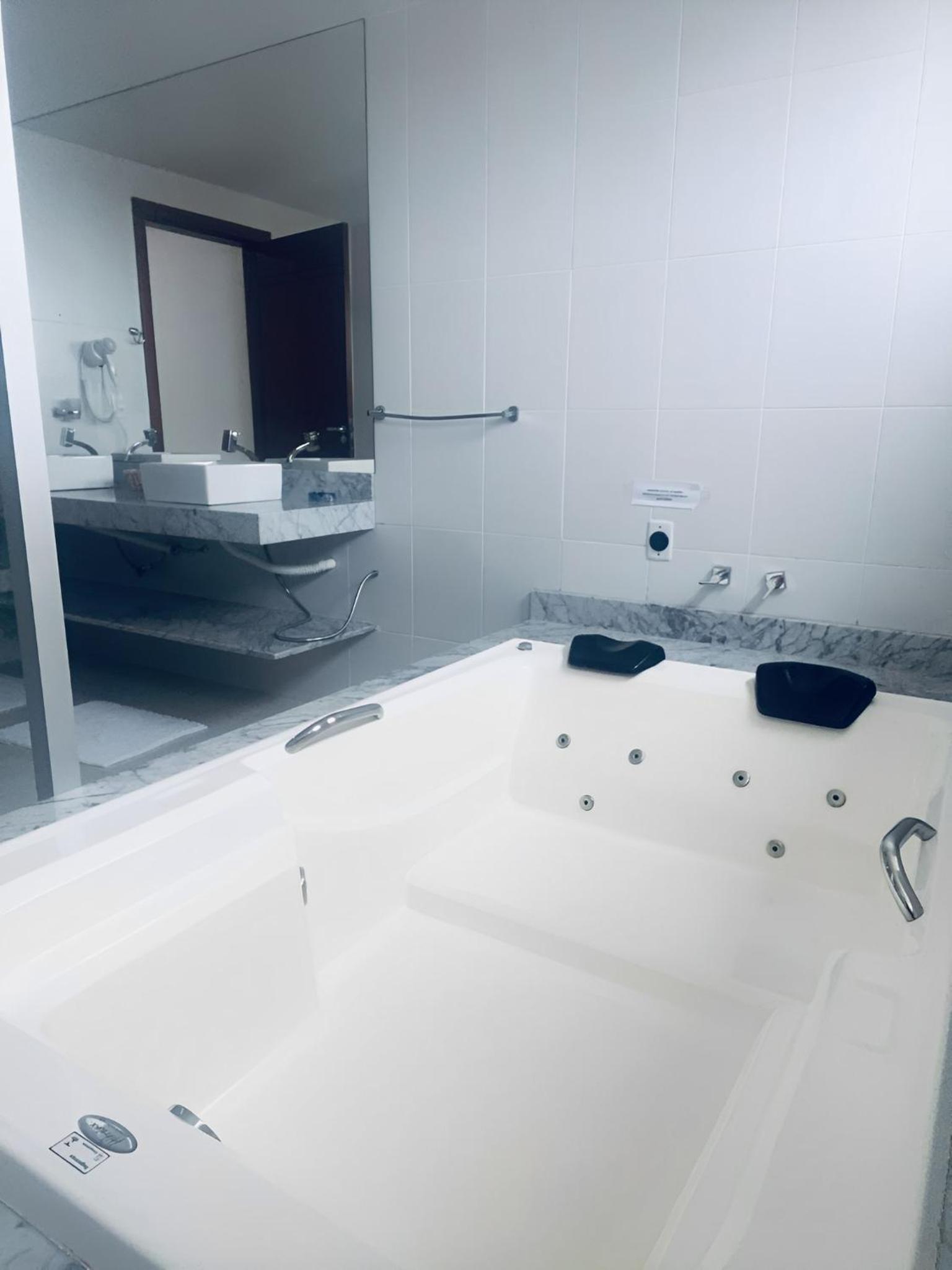 King Suite with Spa Bath photo 2