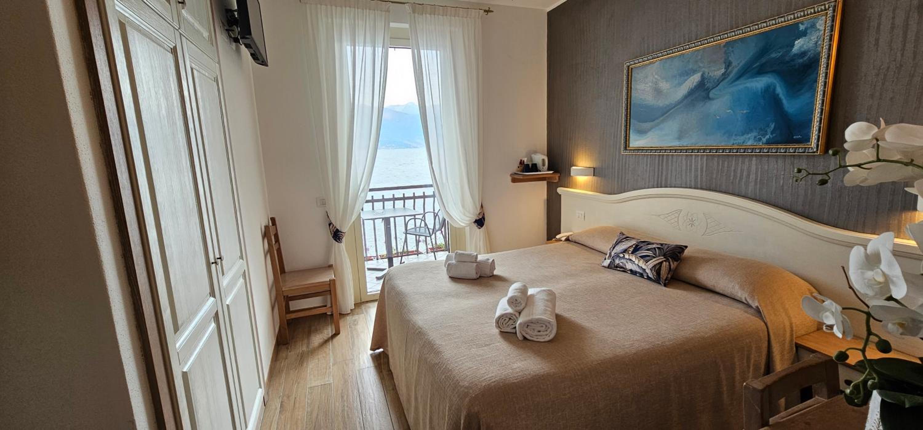 Small Double or Twin Room - Photo 16