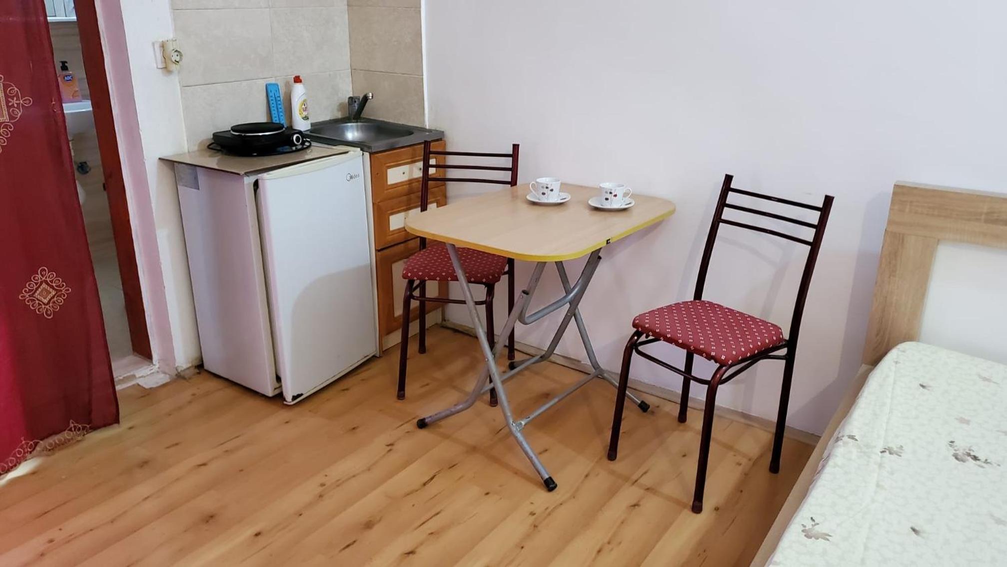Small Double Room - Photo 4