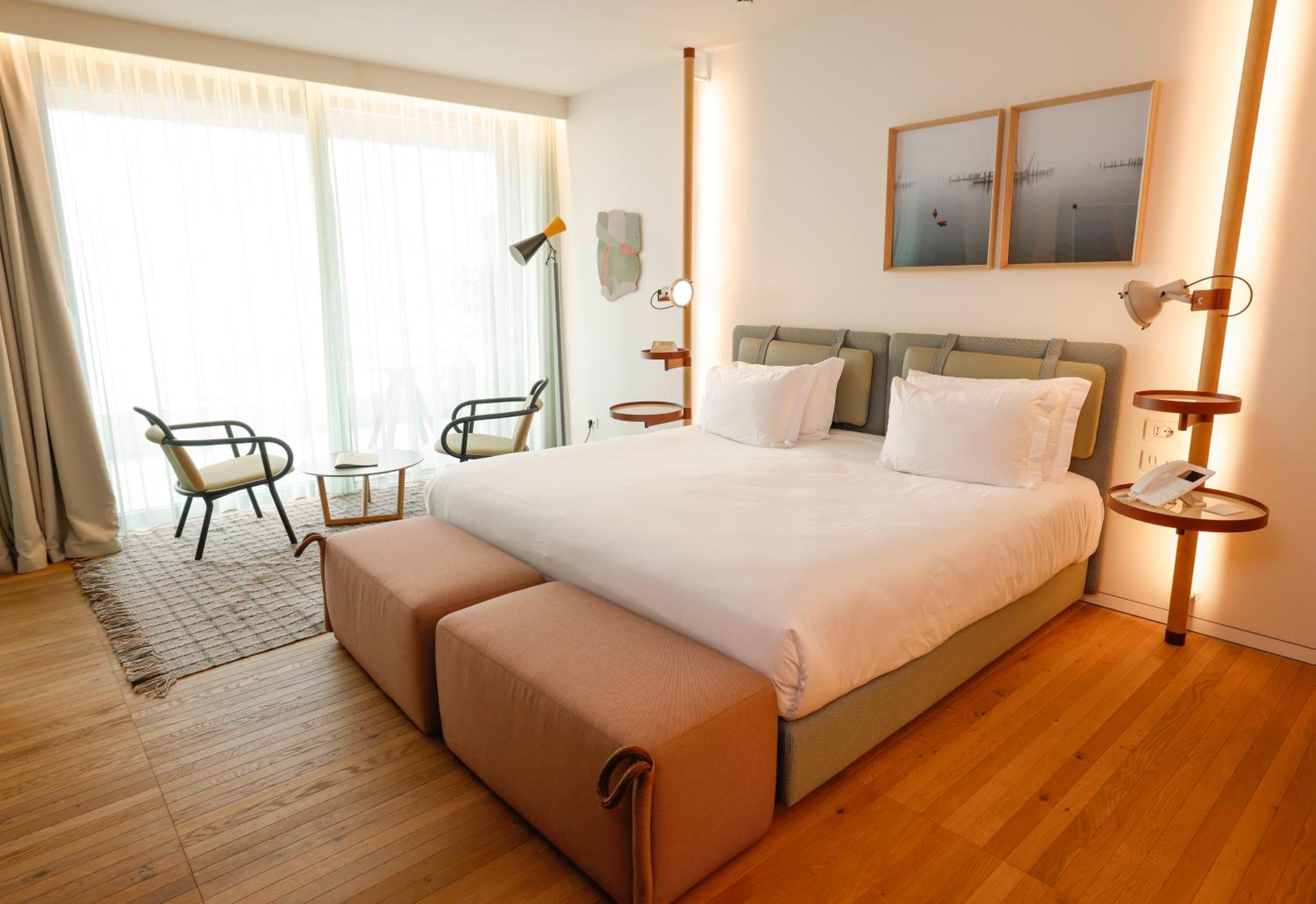 Junior Suite with Balcony - Photo 1