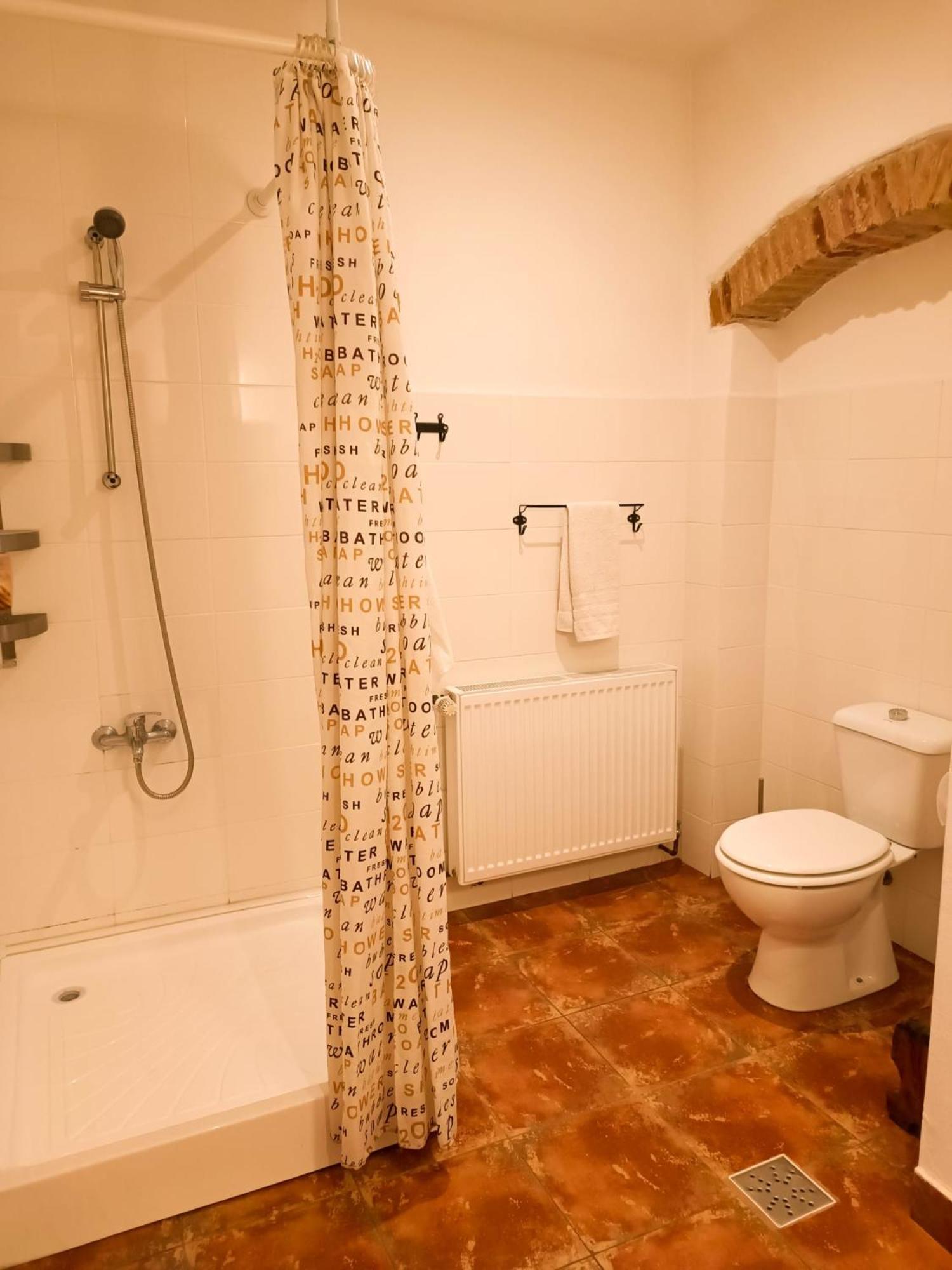 Two-Bedroom Apartment - Photo 11