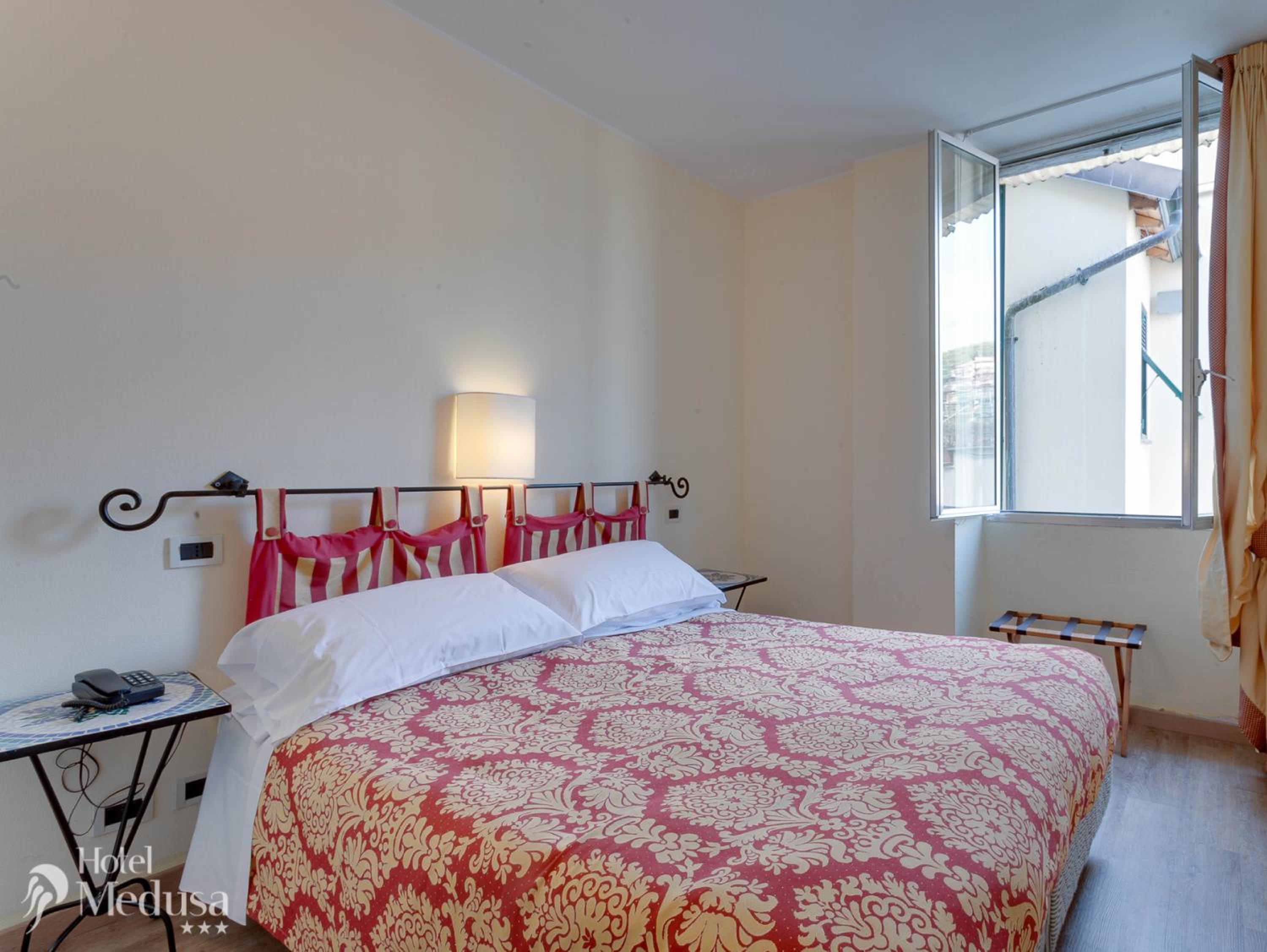 Double or Twin Room photo 3