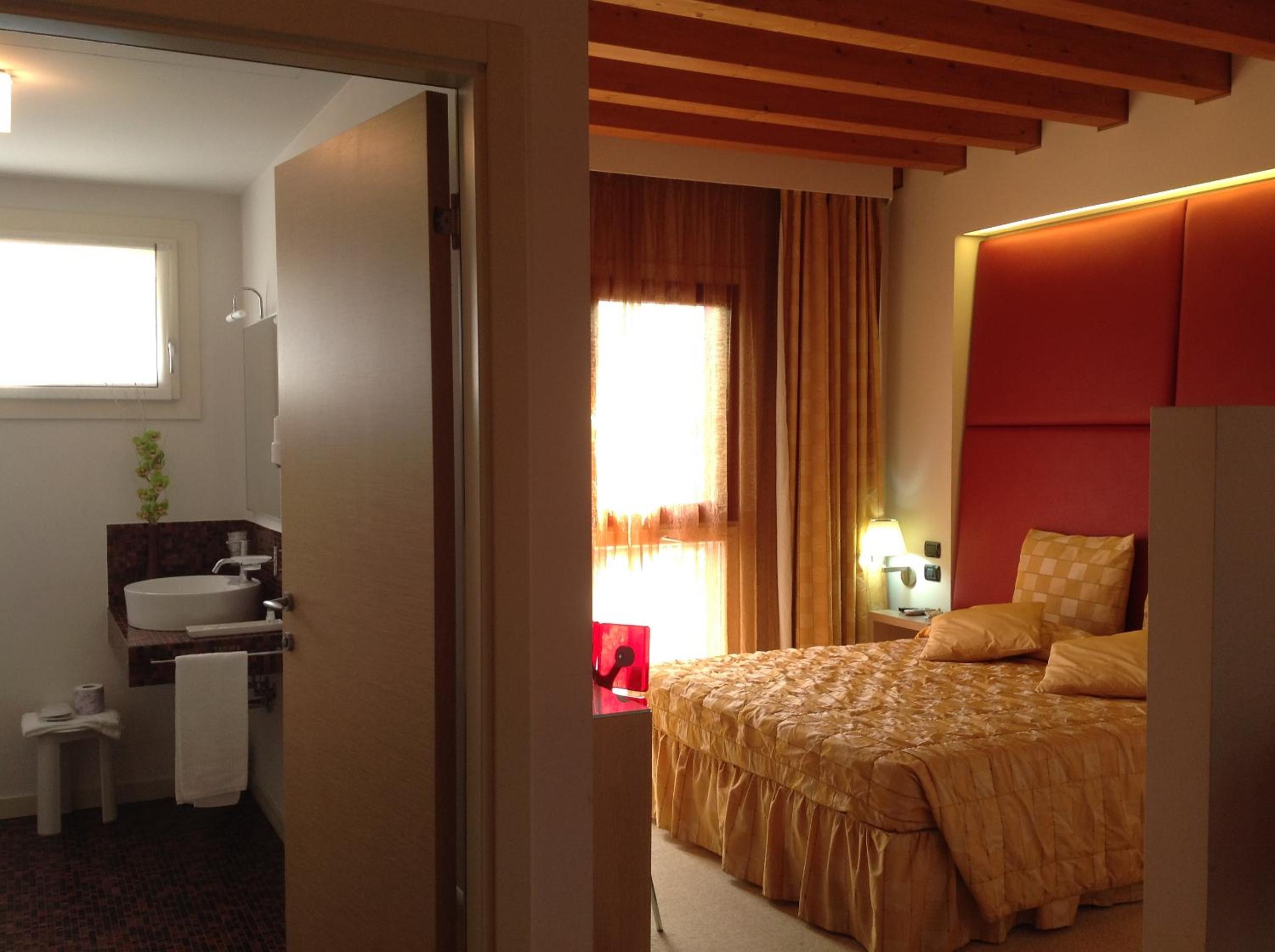 Superior Queen Room photo 1
