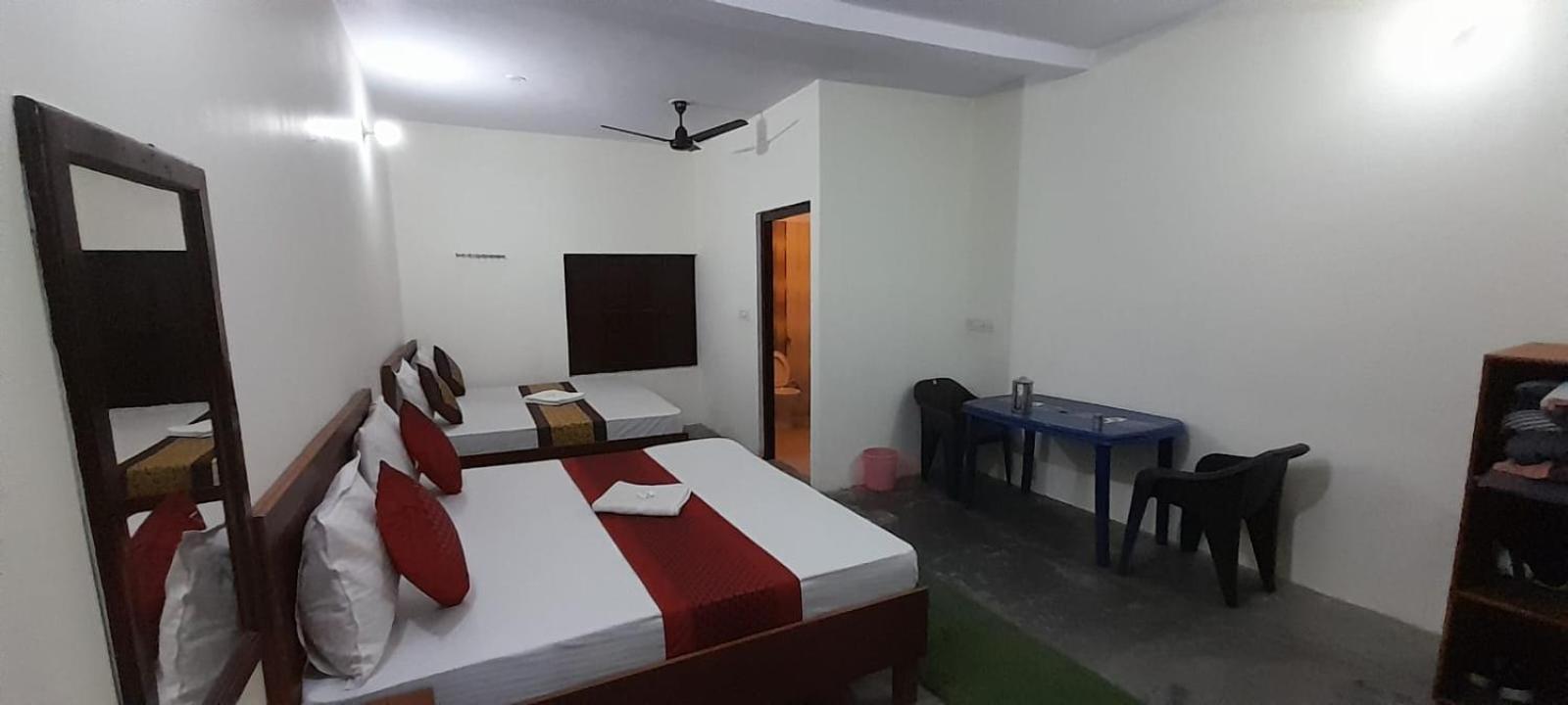 Standard Double Room with Fan photo 2