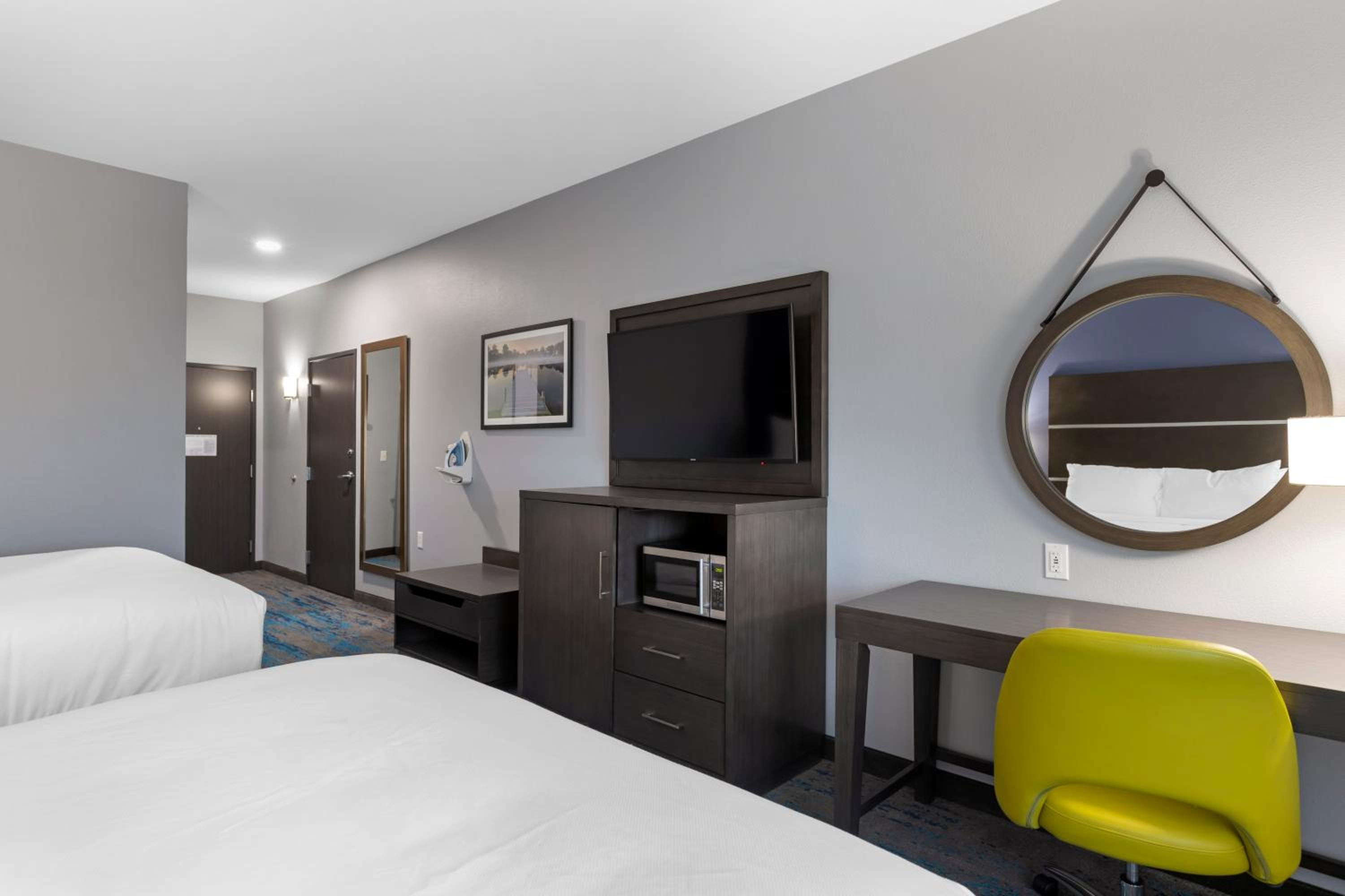 Standard Queen Room with Two Queen Beds - Non Smoking  - Photo 1