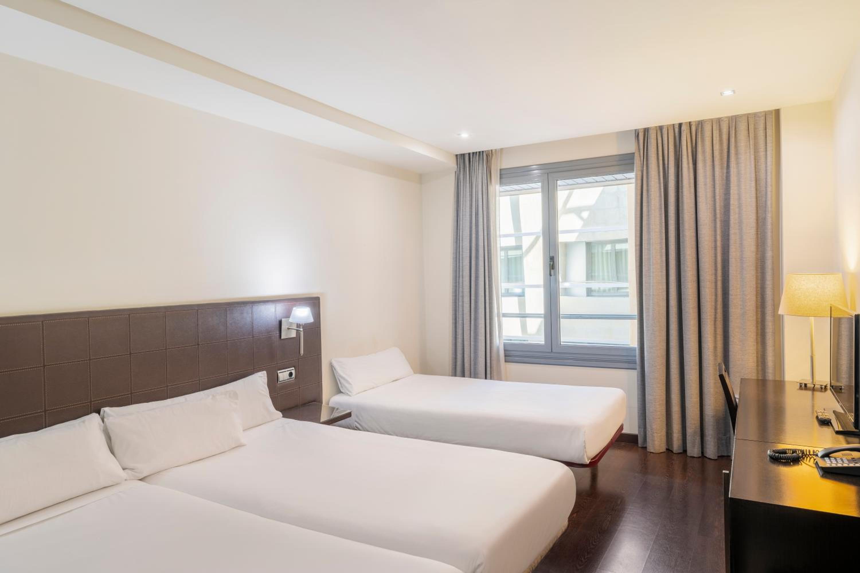 Double Room with Extra Bed photo 2