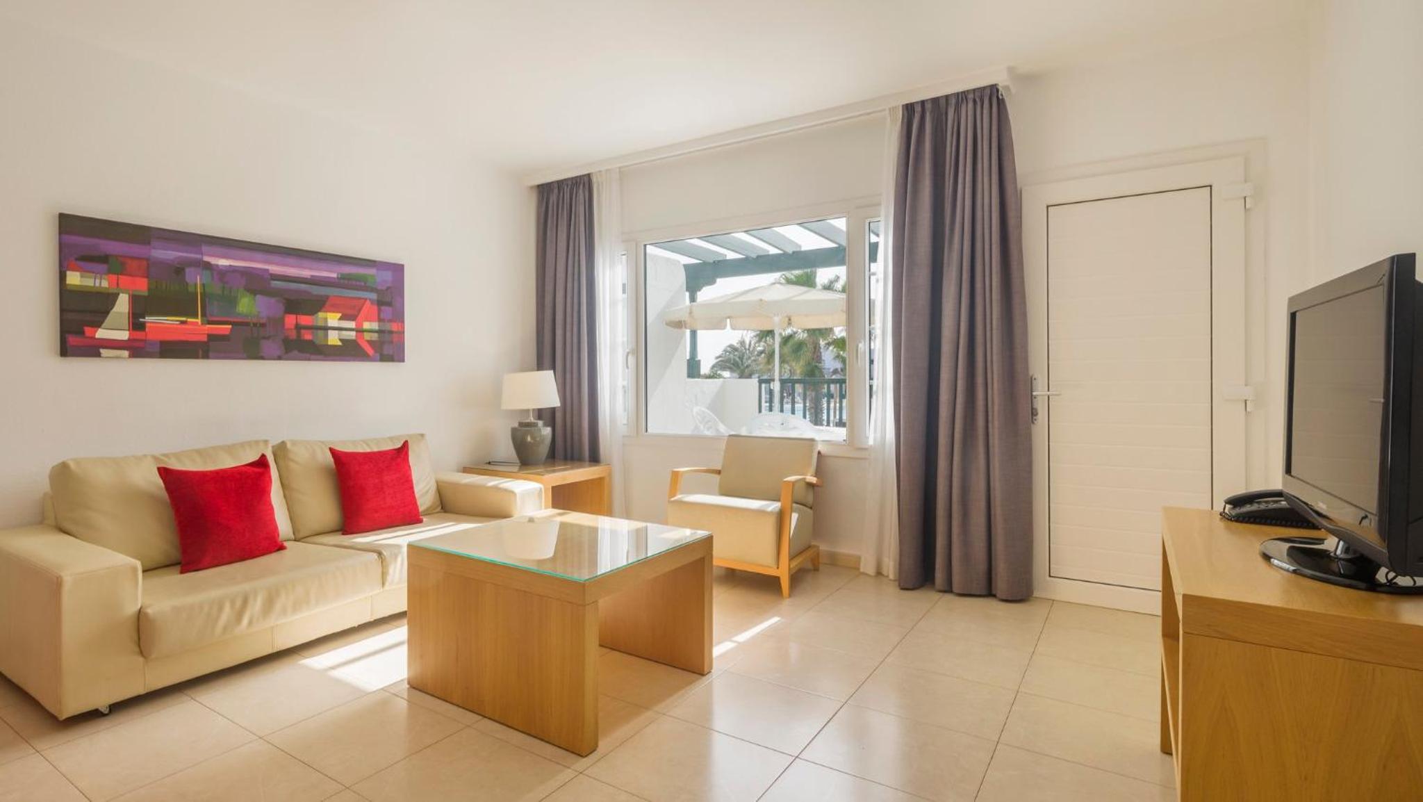 One-Bedroom Apartment (2 Adults + 1 Child) thumbnail 5