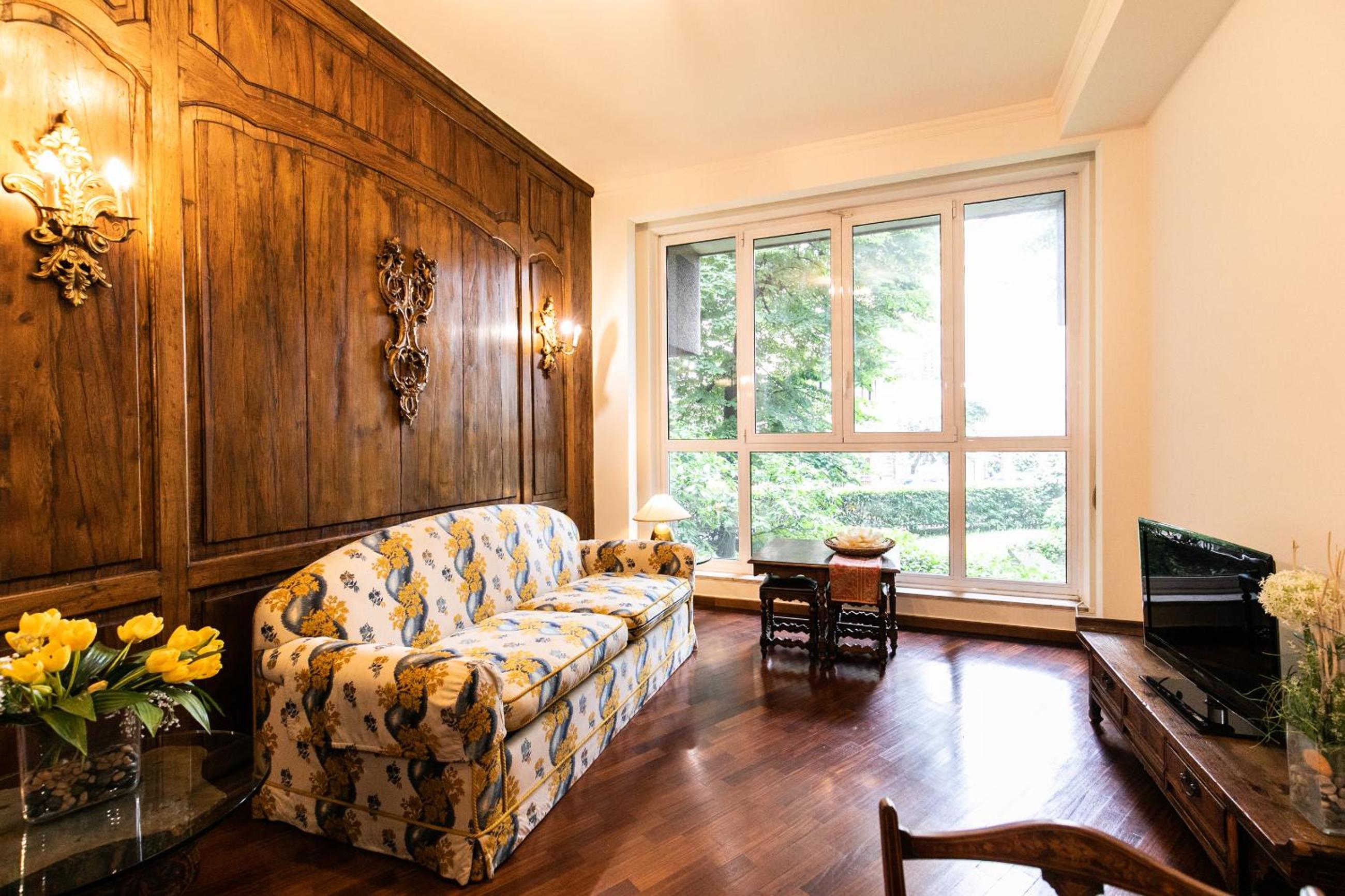 One-Bedroom Apartment