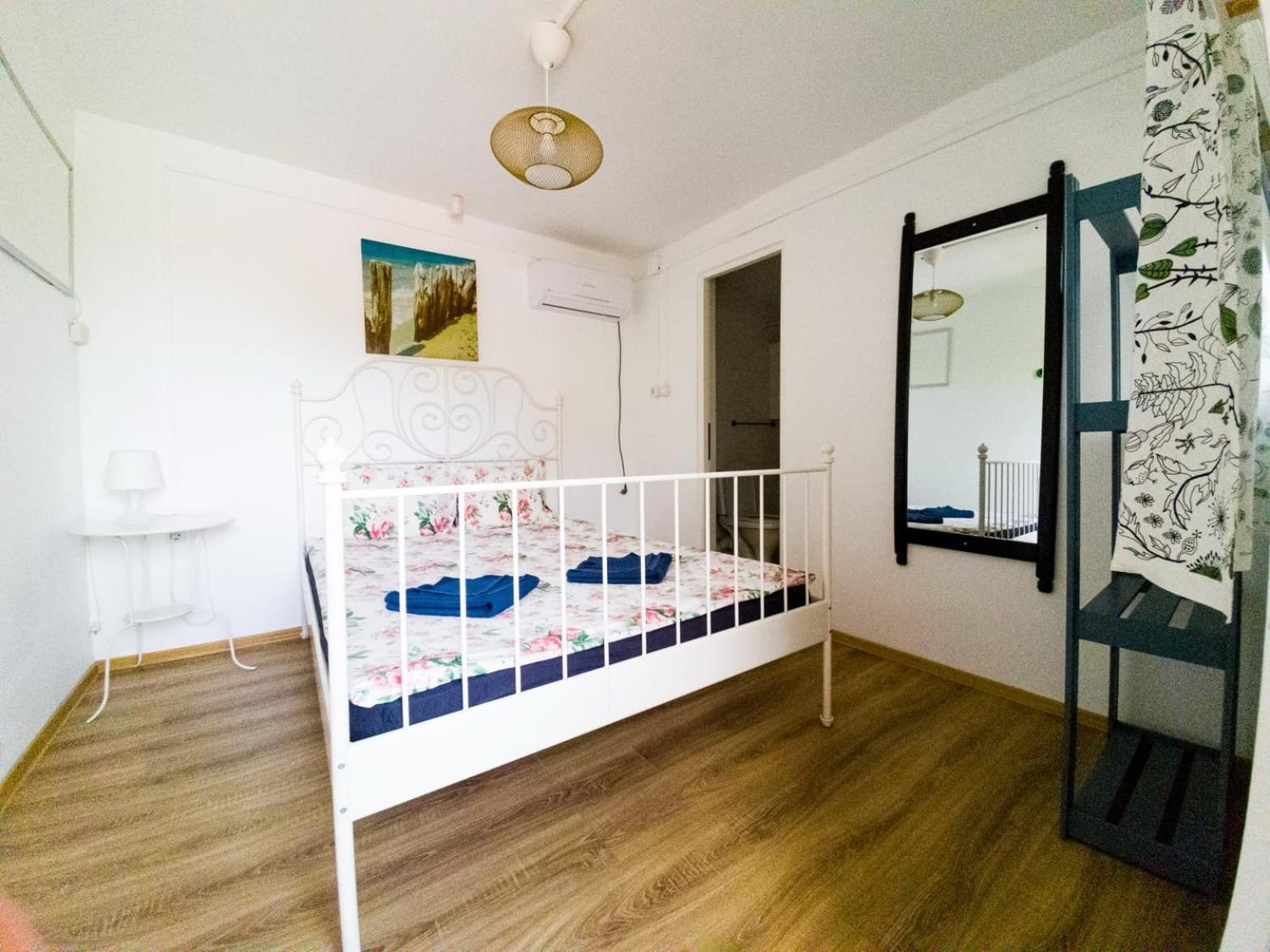 Budget Double Room - Photo 4