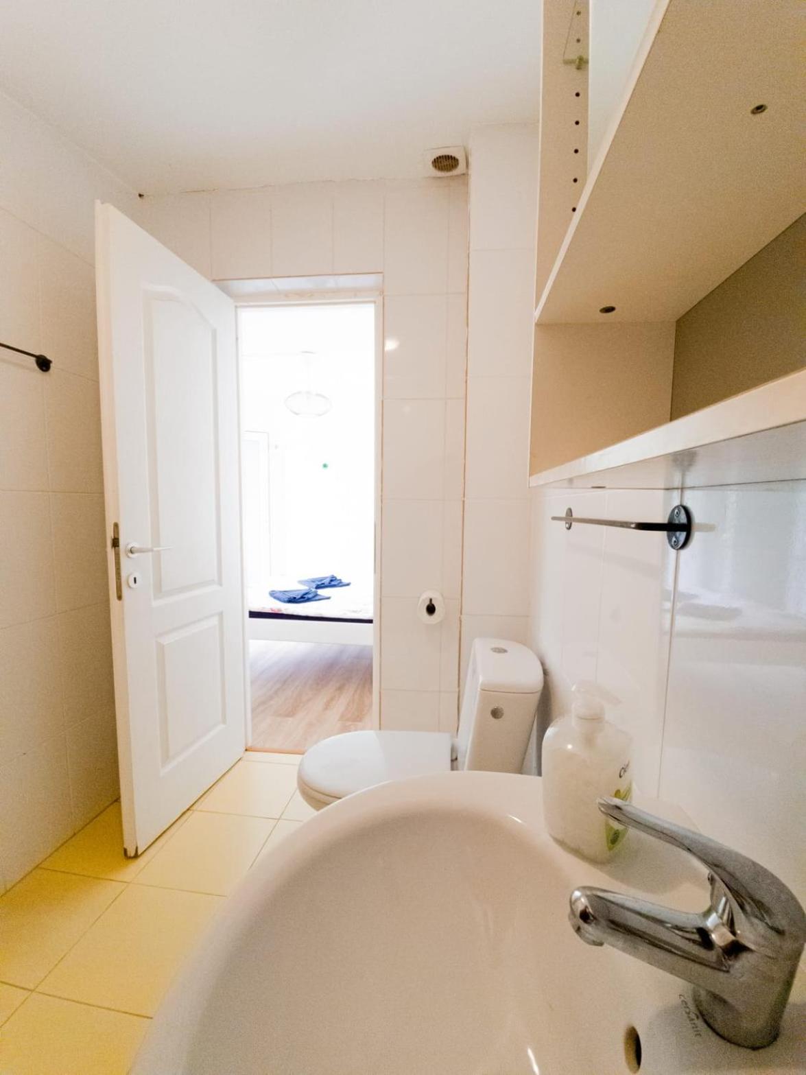 Budget Double Room - Photo 5