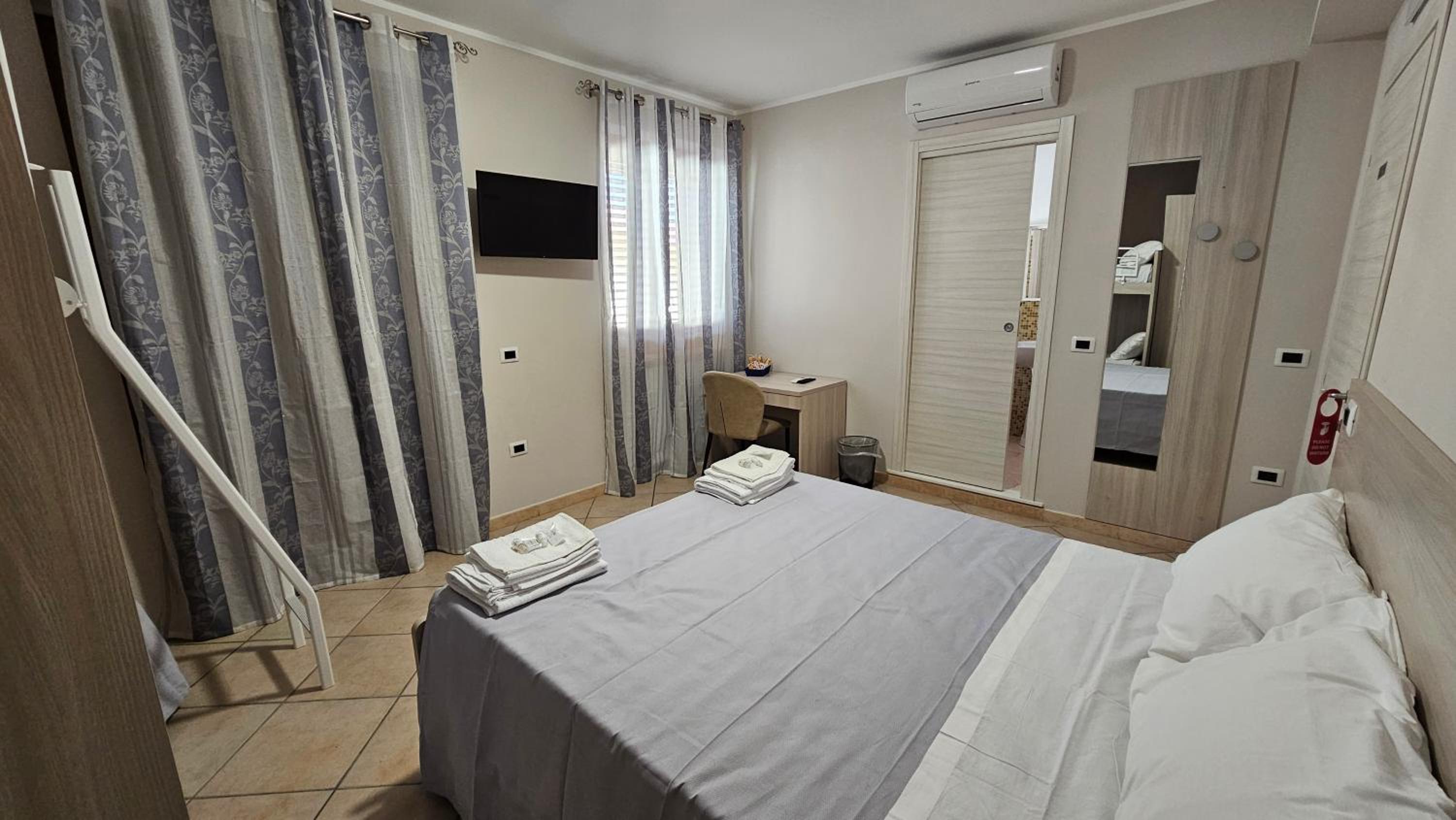 Classic Quadruple Room photo 3
