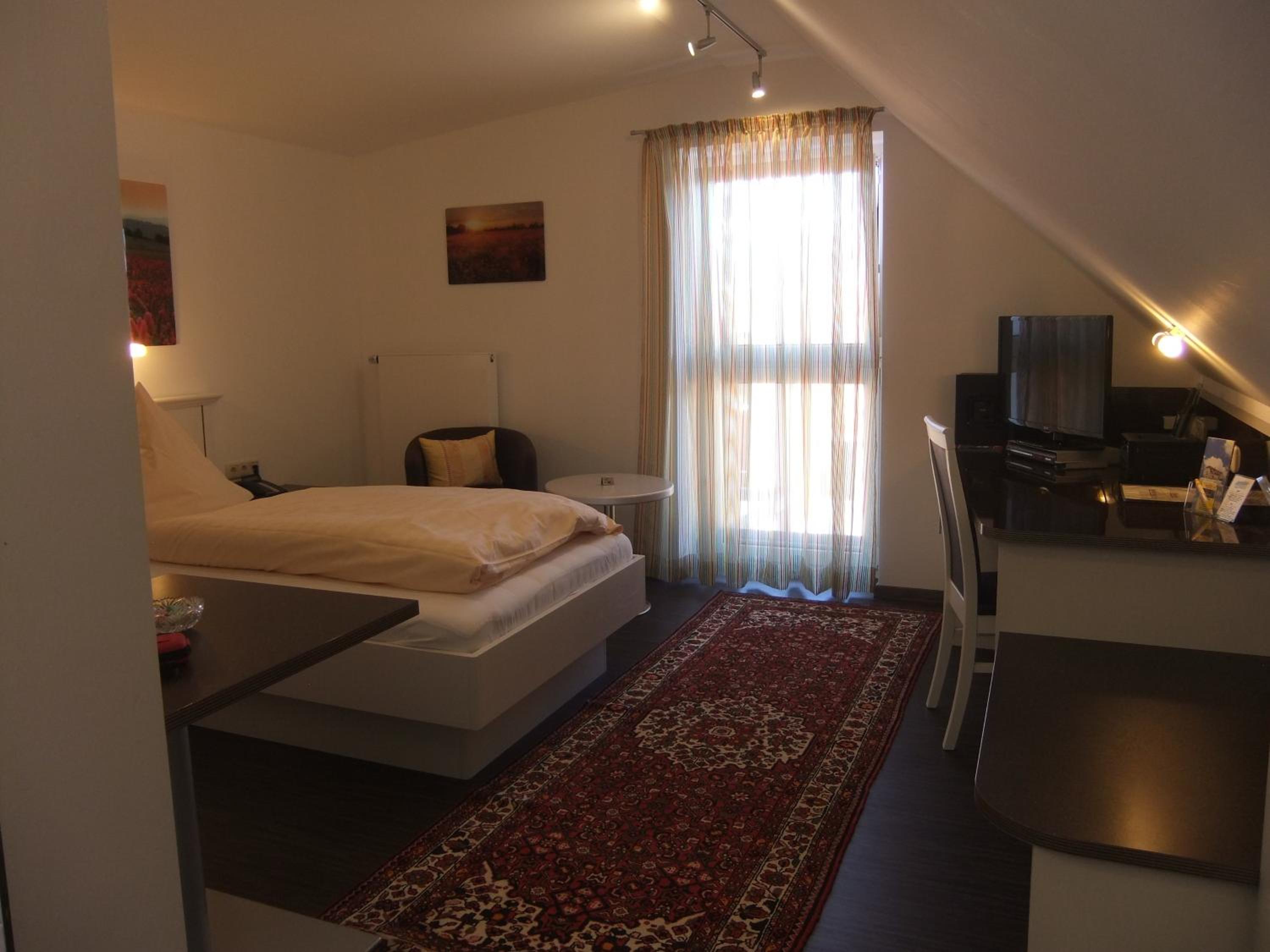 Single Room photo 2