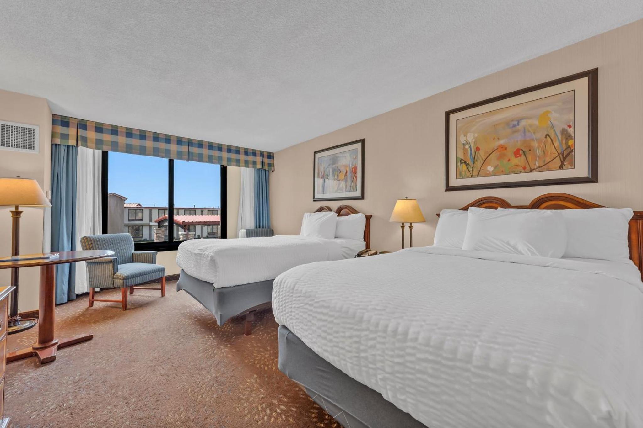 Double Room with Two Double Beds - Non-Smoking - Photo 2