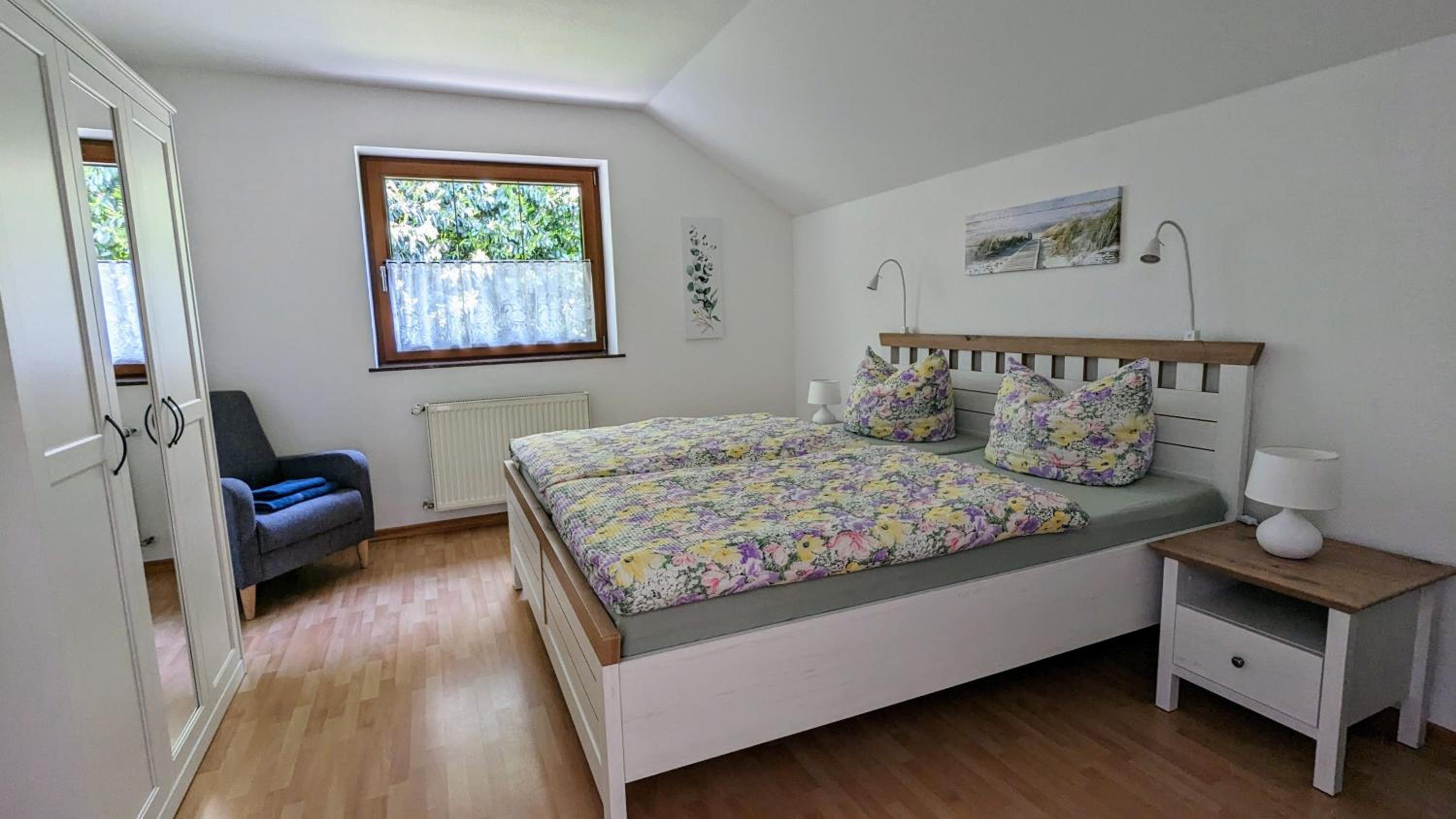 Three-Bedroom House photo 3
