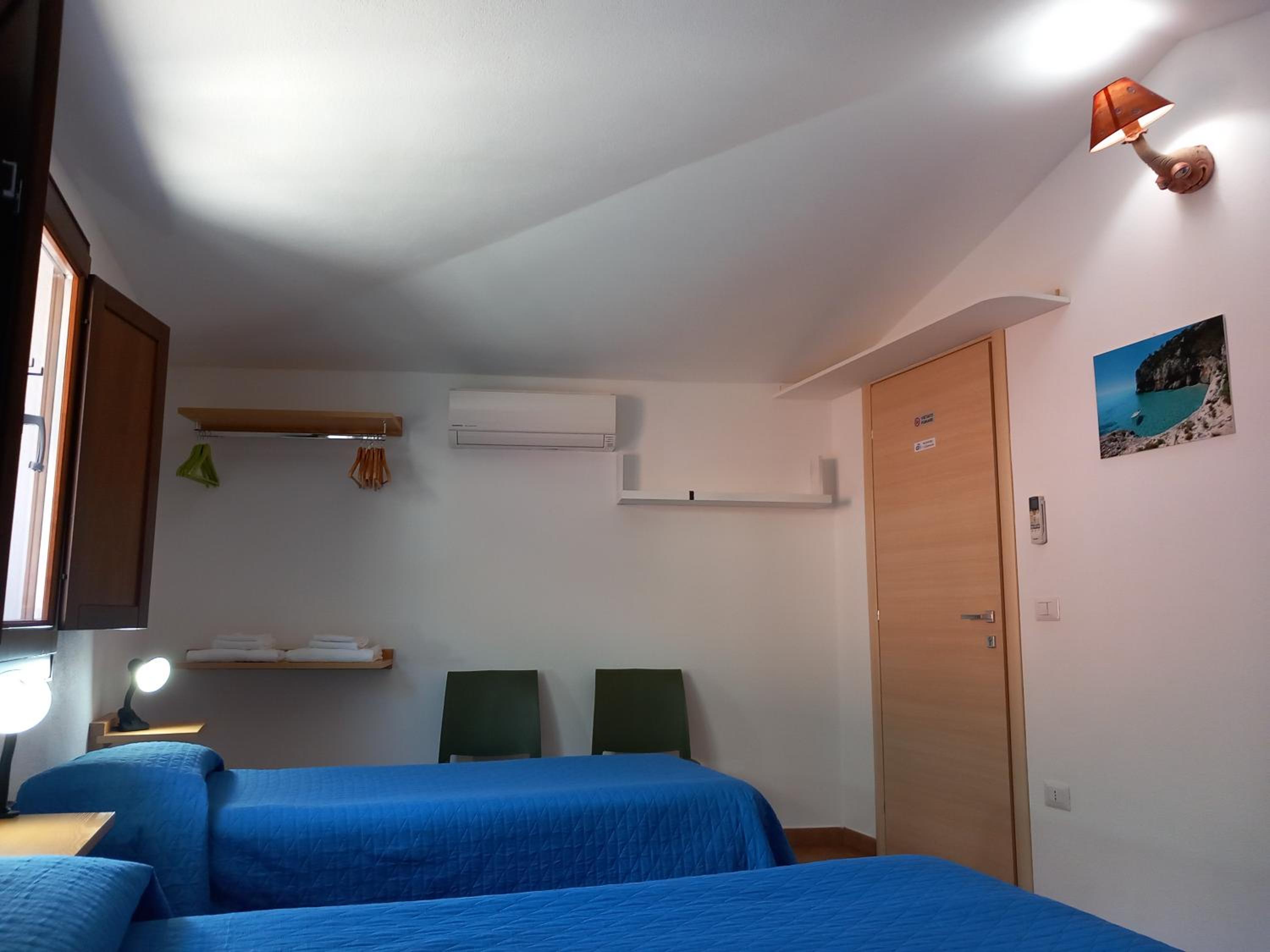 Triple Room with Private Bathroom - Photo 6