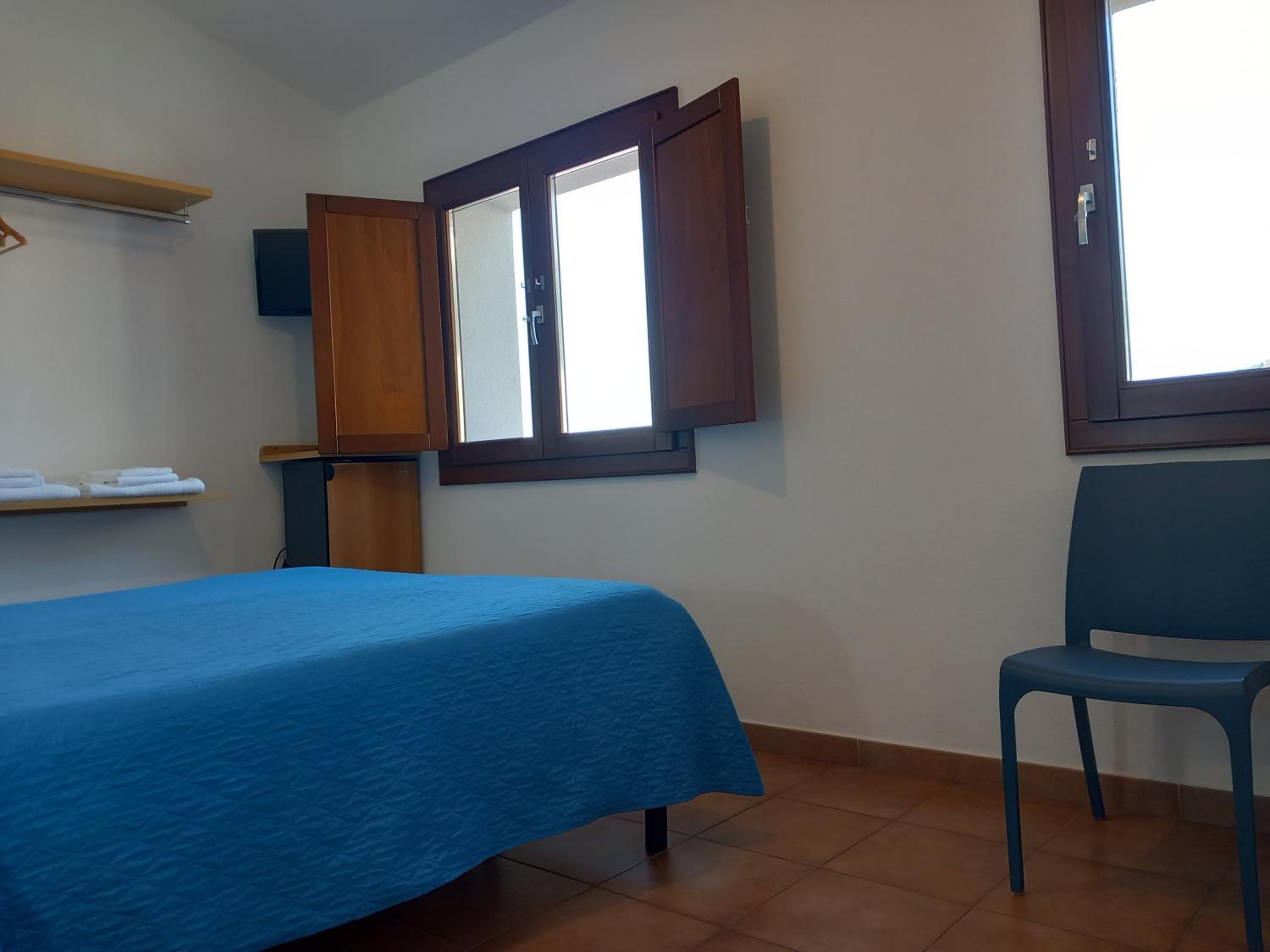 Double or Twin Room with Private Bathroom photo 3