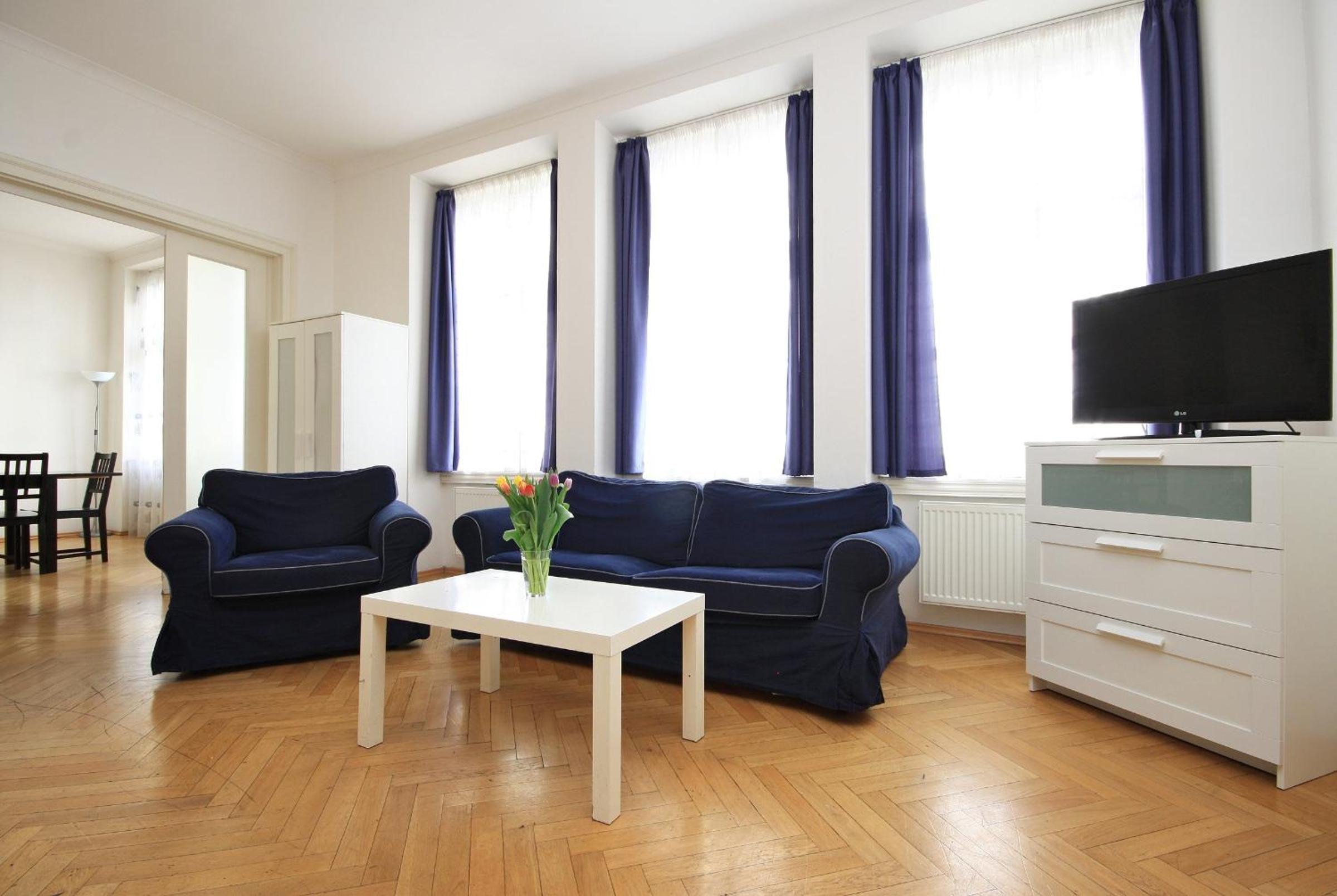 Apartment thumbnail 6