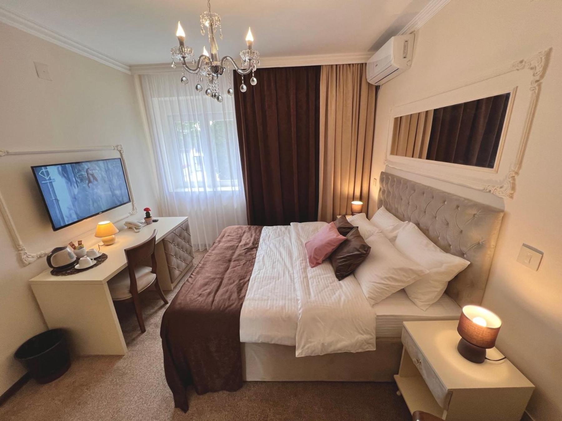 Deluxe Double Room photo 2