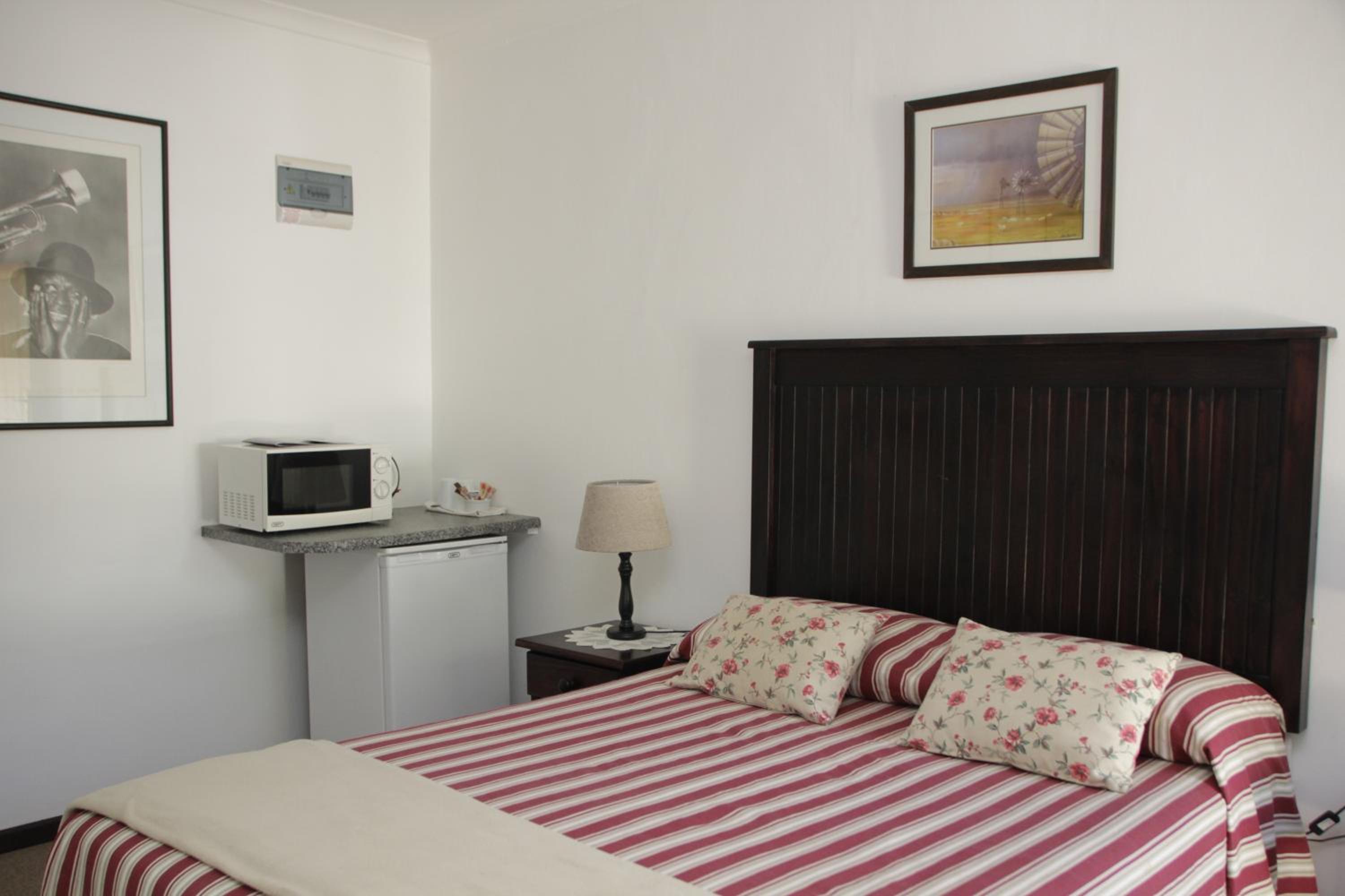 Budget Double Room - Photo 1