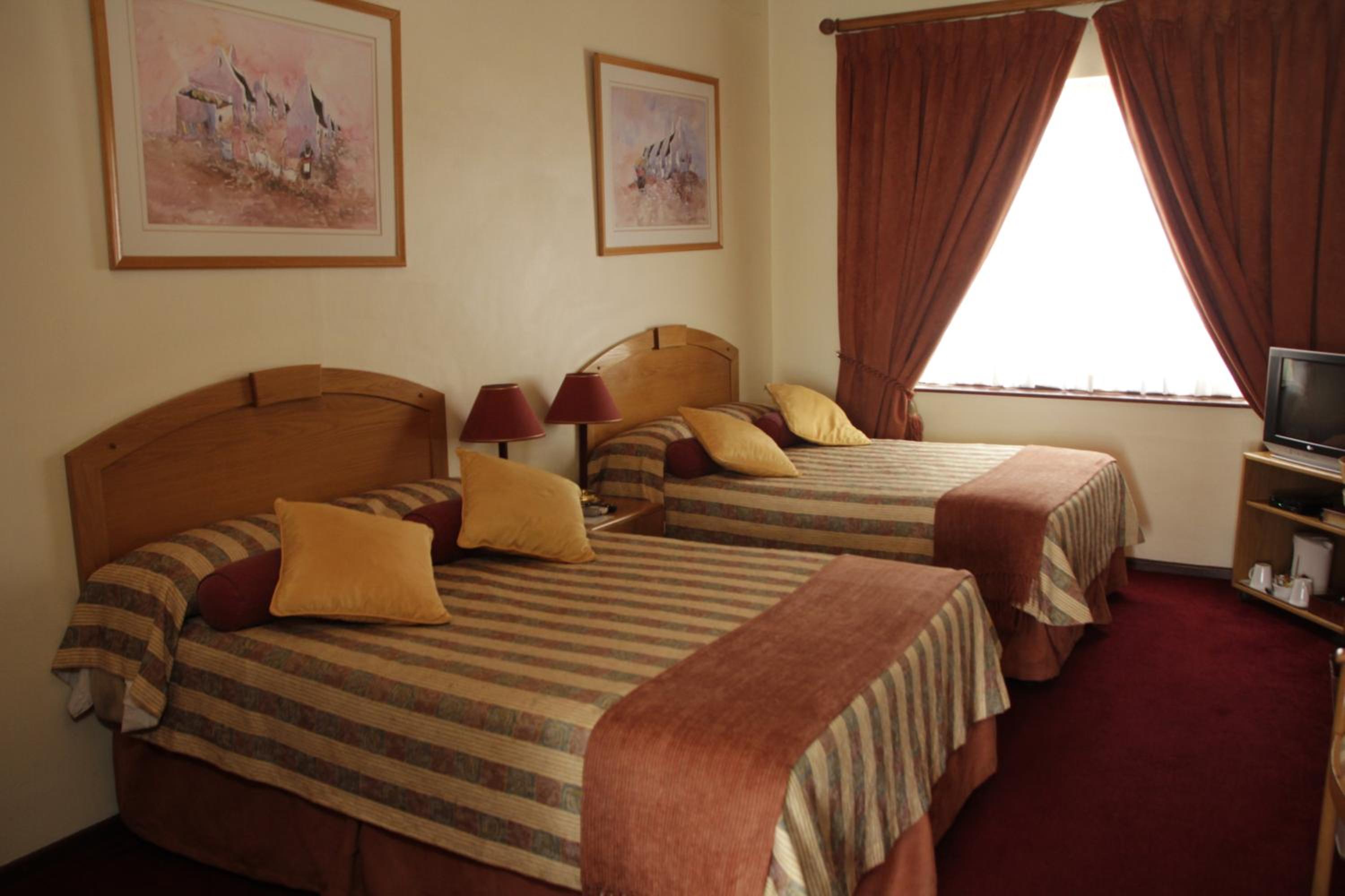 Twin Room - Photo 5