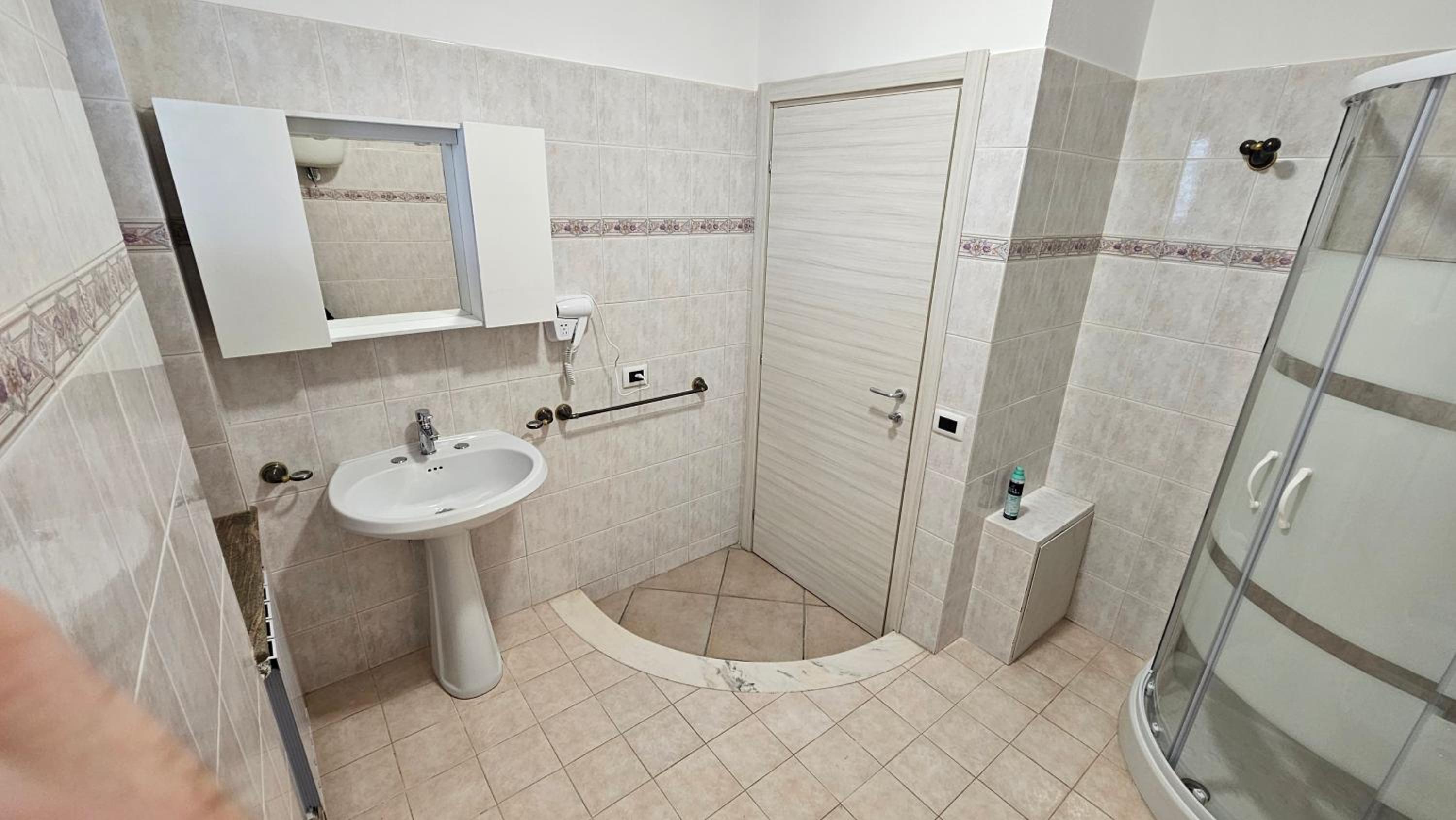 Double Room with Shared Bathroom photo 3