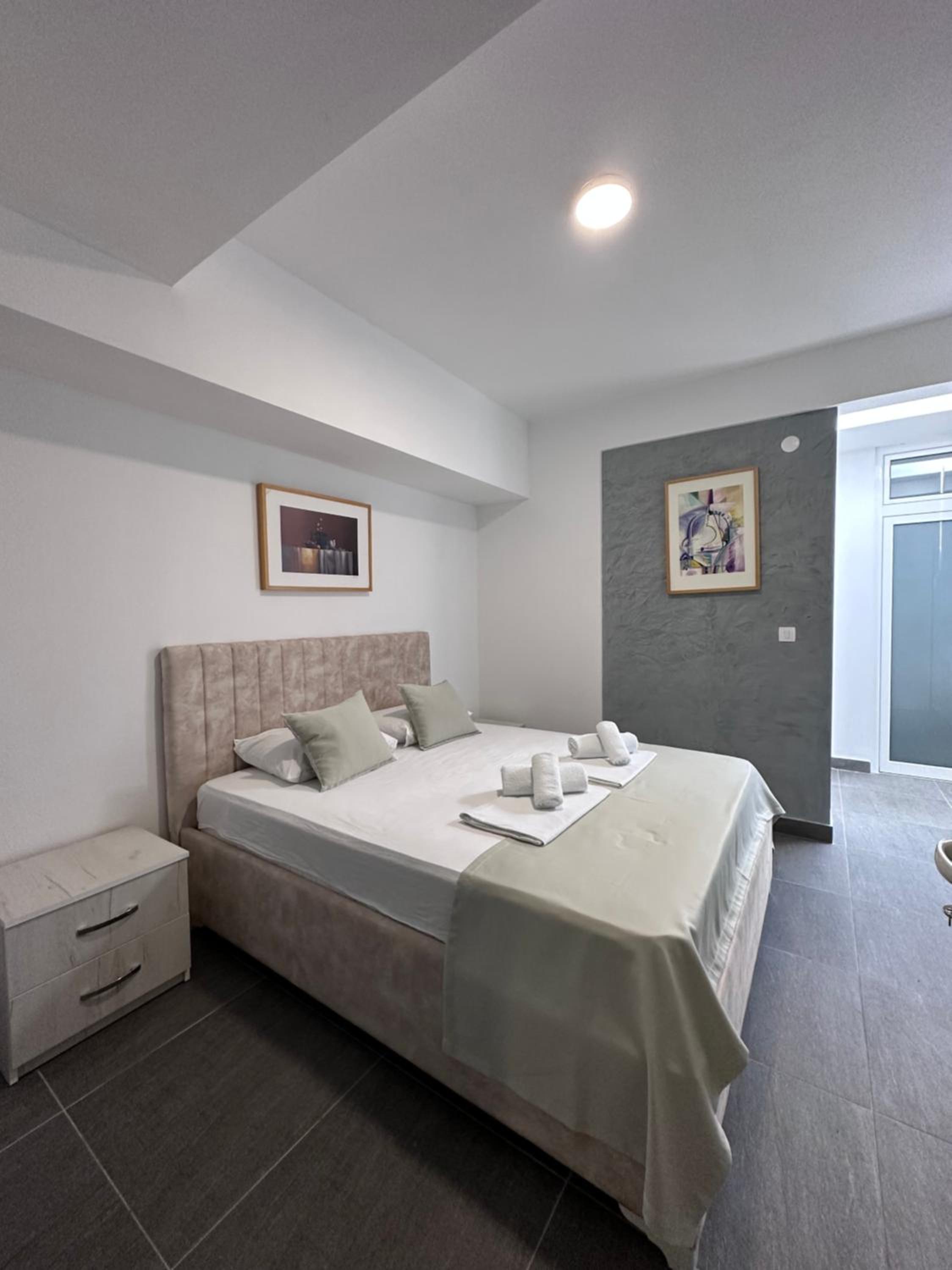 Family Double Room in Basement  photo 2