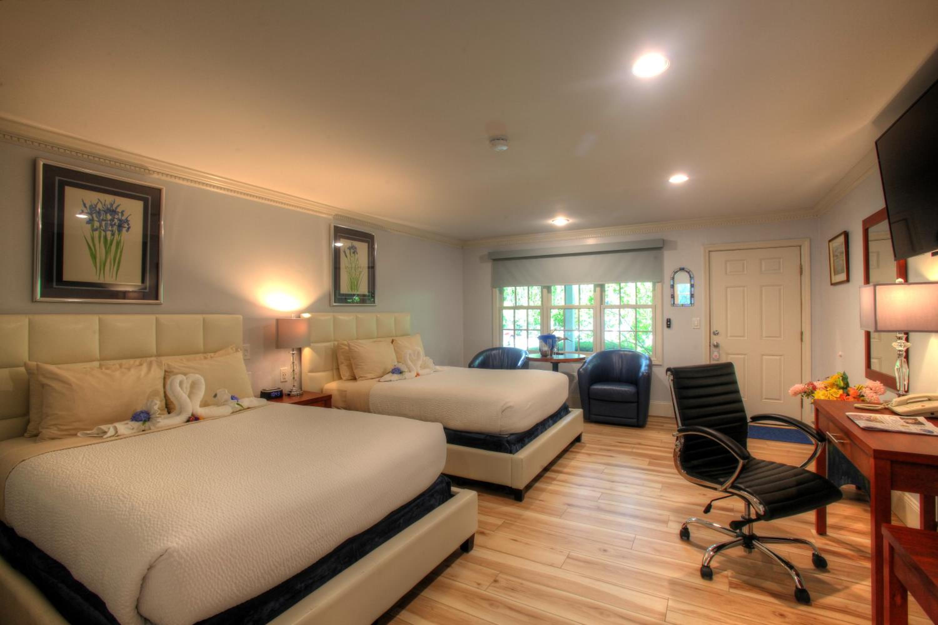 Extra Deluxe Room with Two Queen Beds