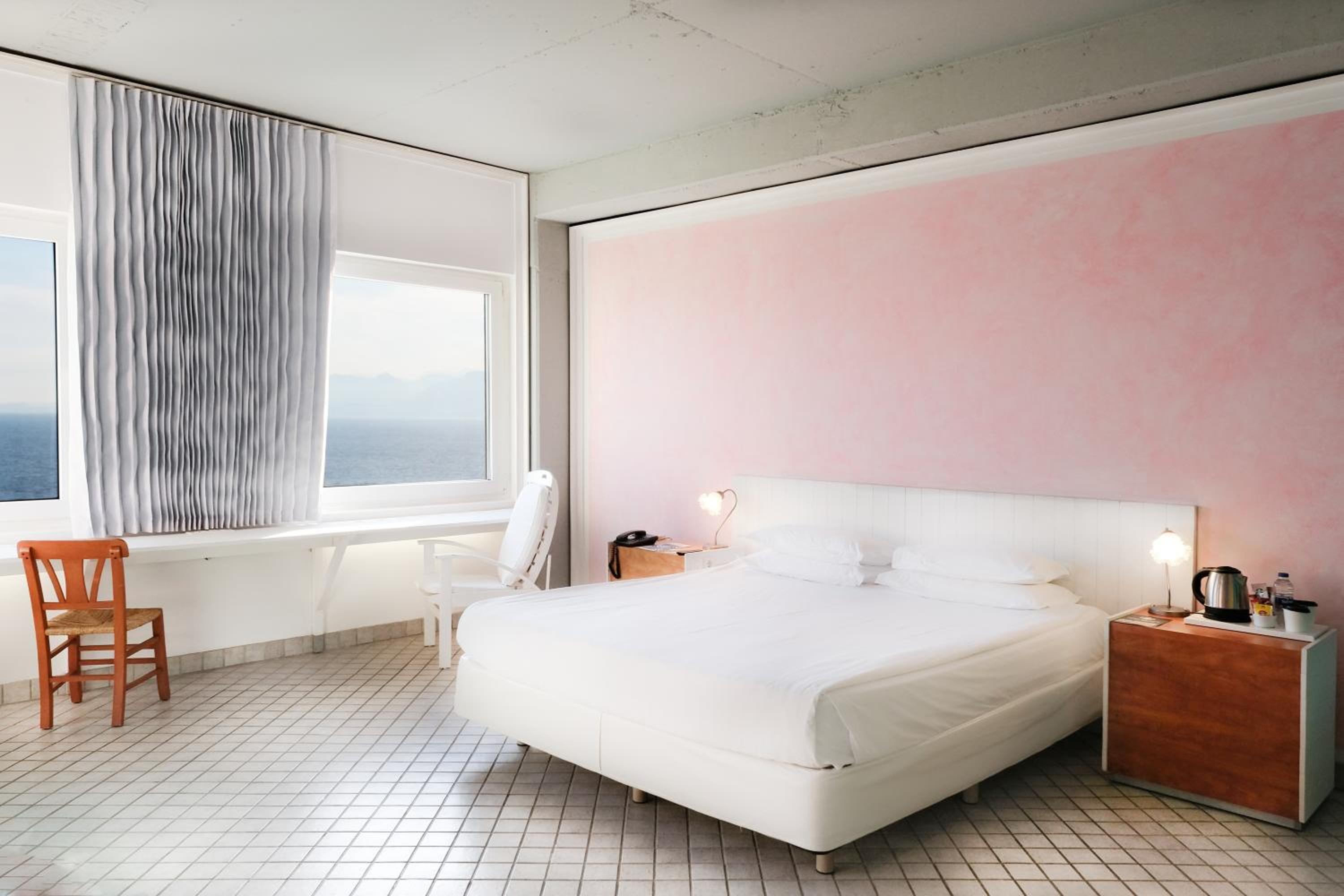 Double or Twin Room with Sea View thumbnail 6
