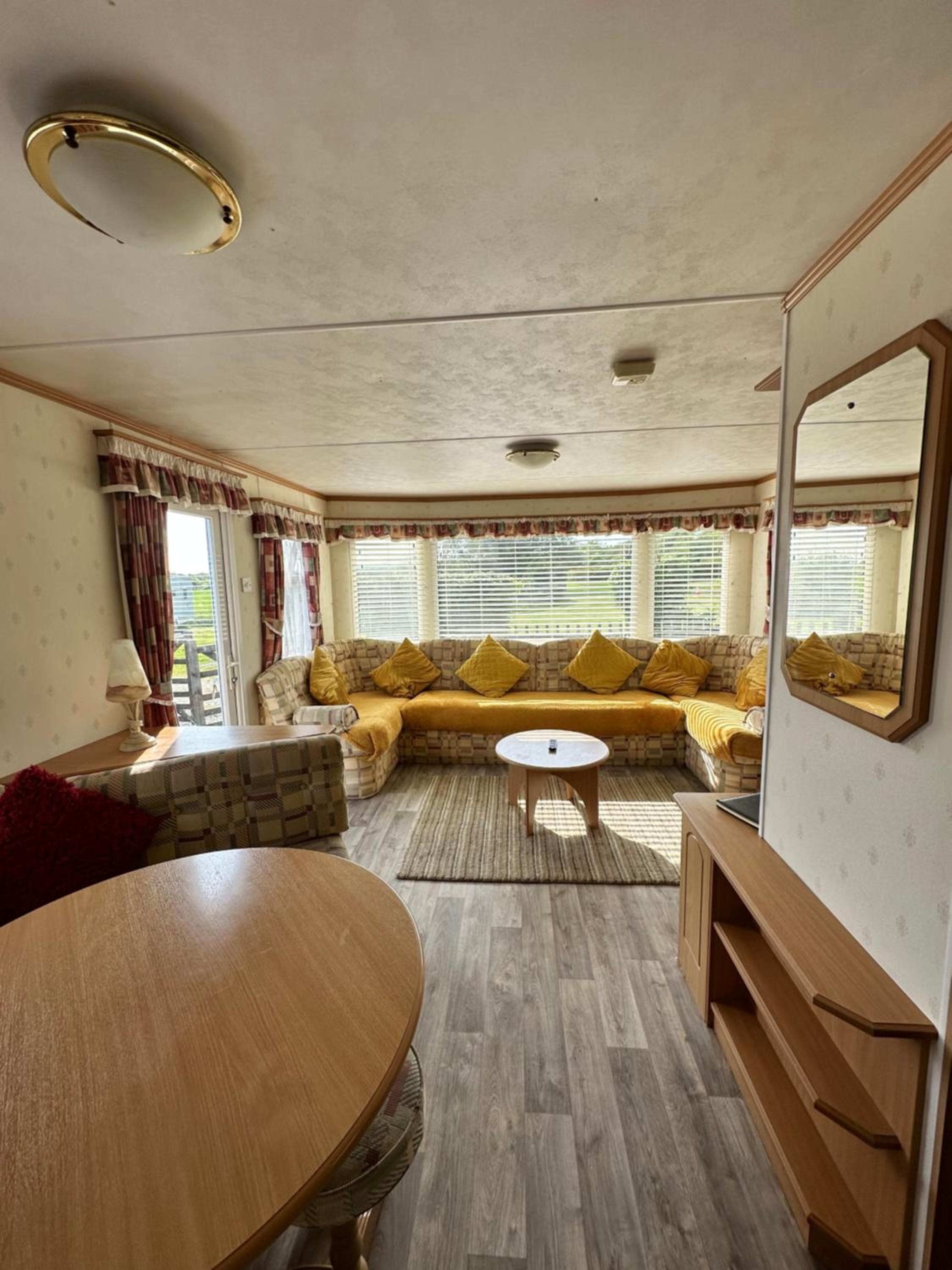 Mobile Home photo 2