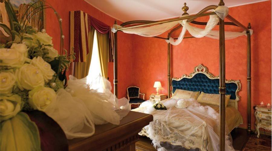Deluxe Suite with Spa Bath
