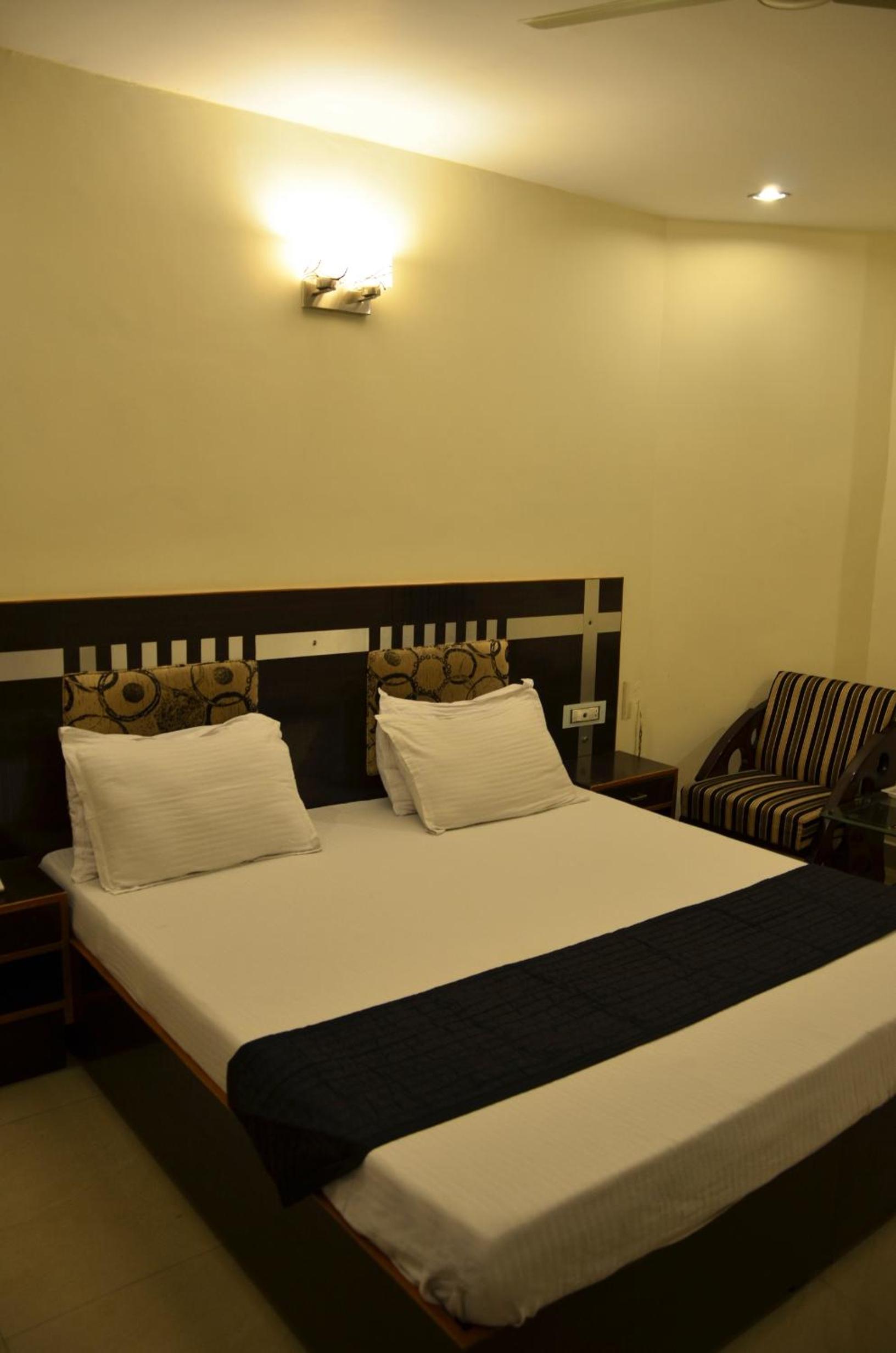 Deluxe Double or Twin Room photo 3
