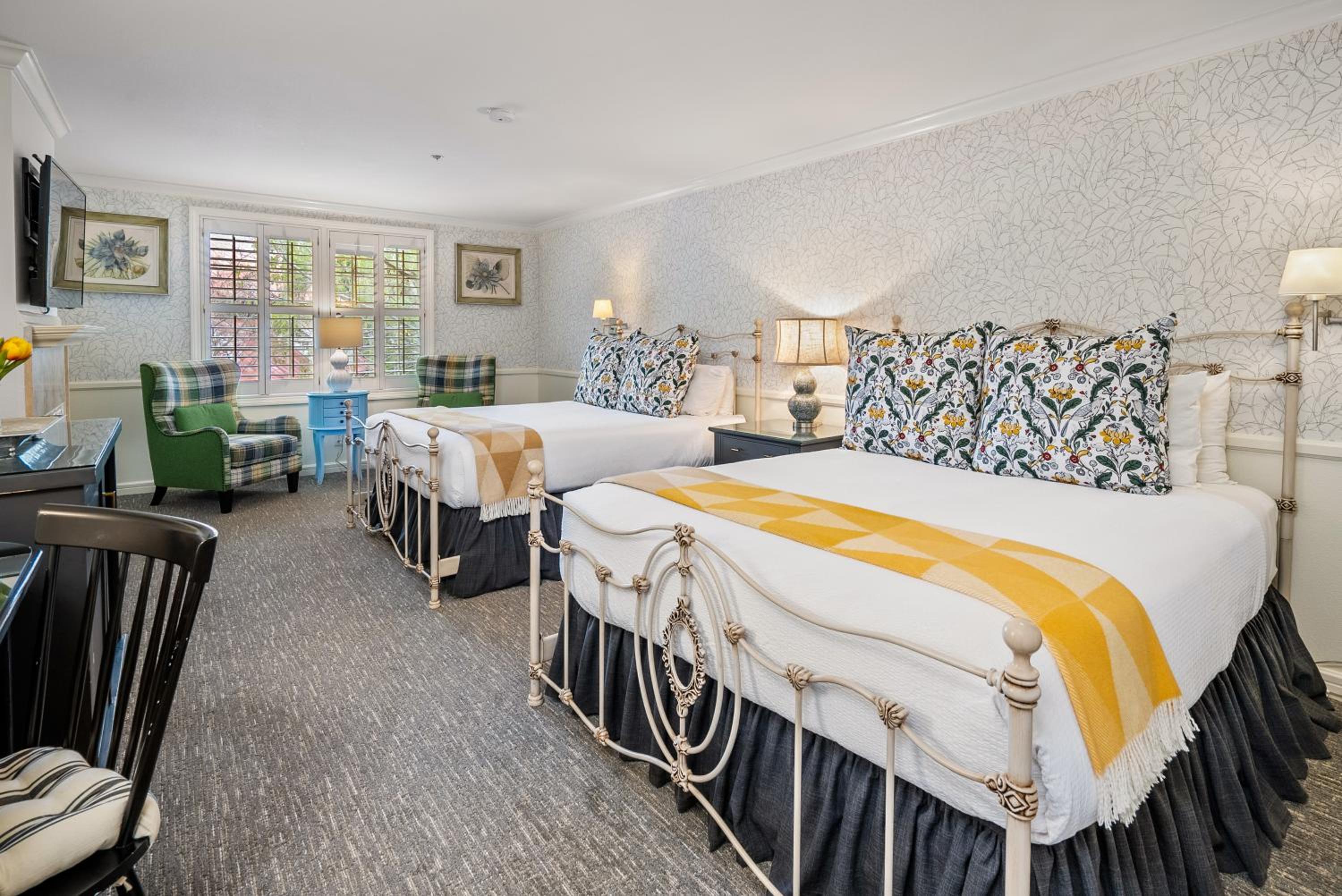 Deluxe Queen Room with Two Queen Beds - Main Inn - Photo 1