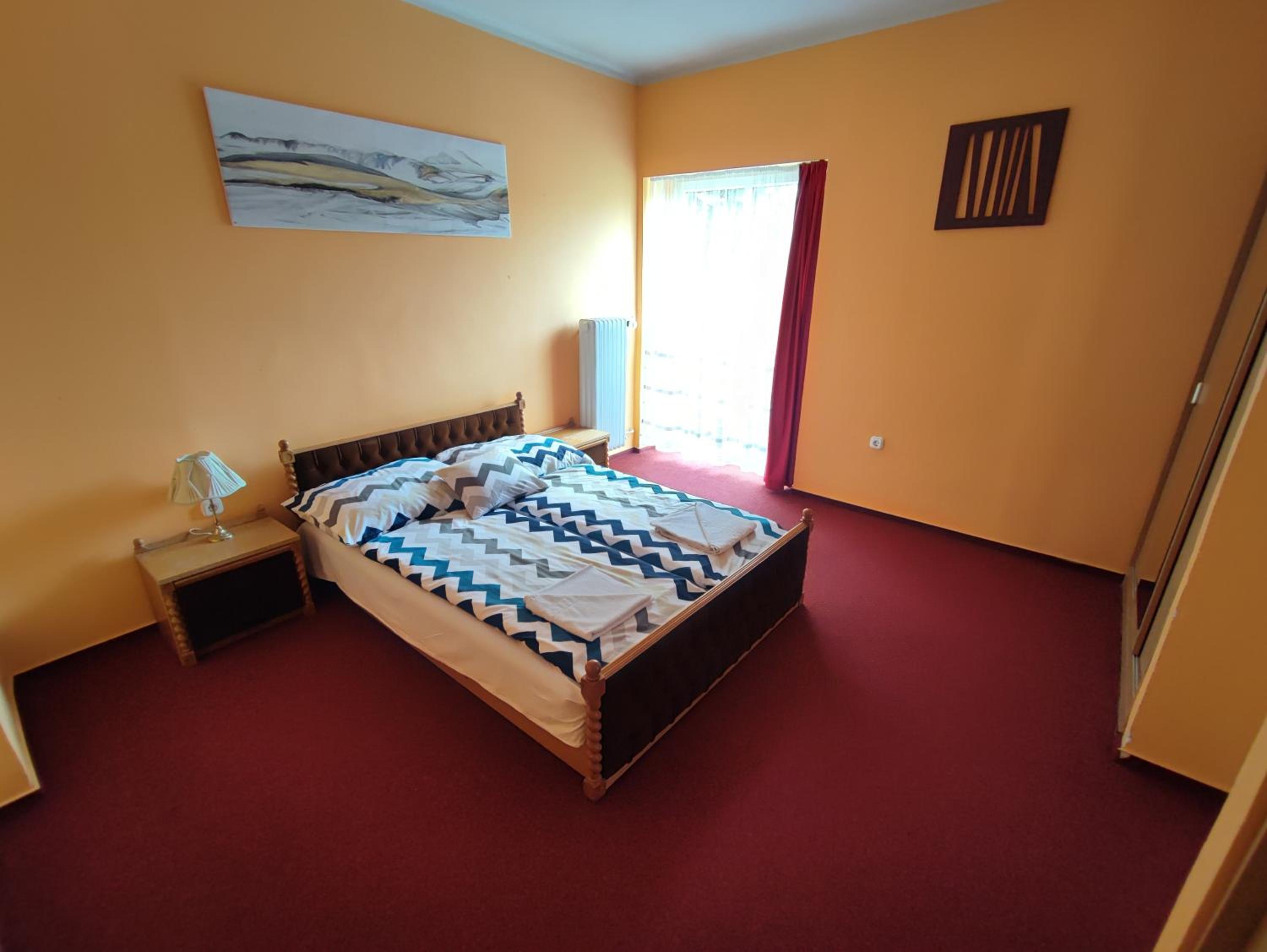One-Bedroom Suite - Photo 3
