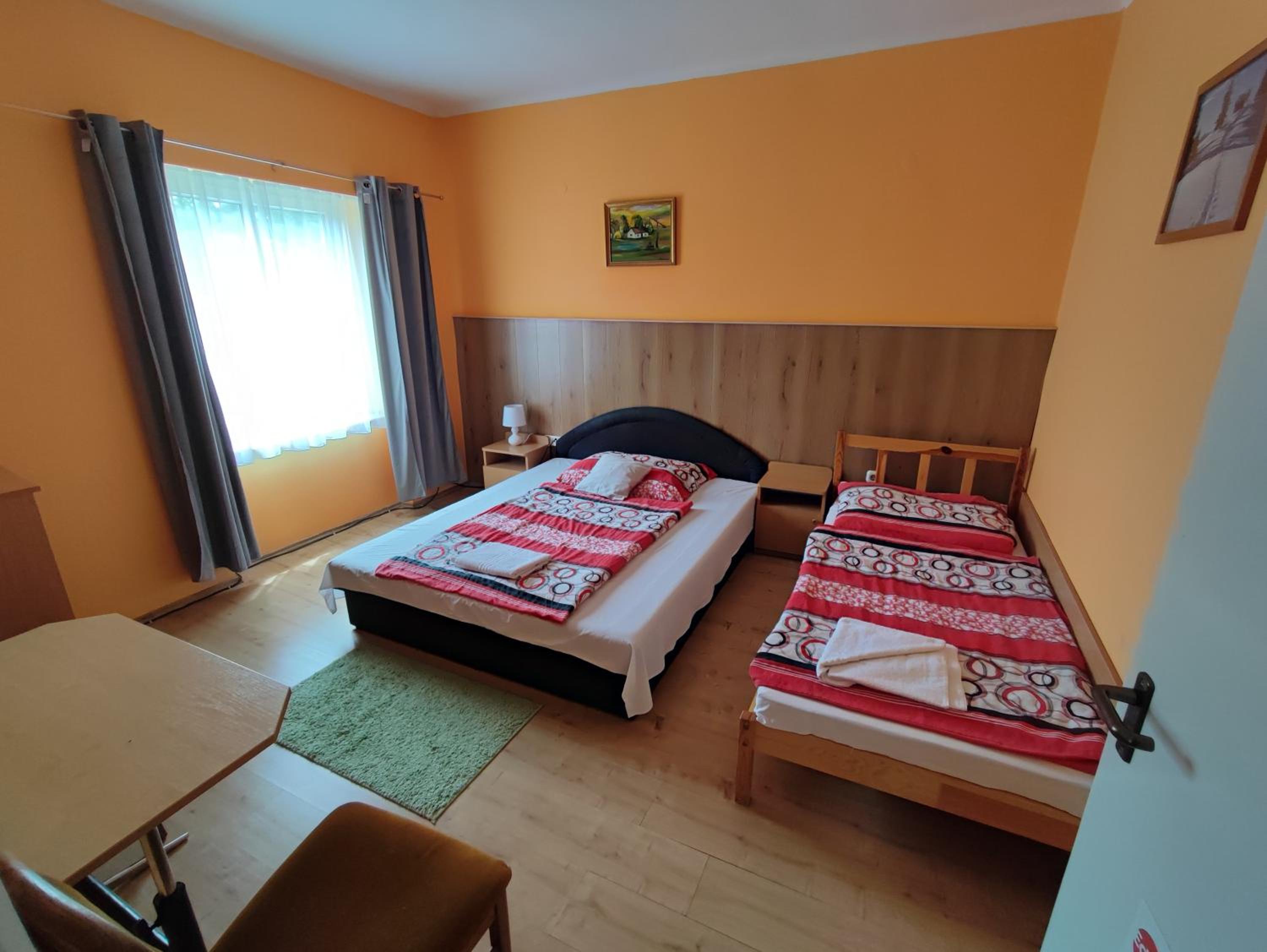 Triple Room with Private Bathroom - Photo 7