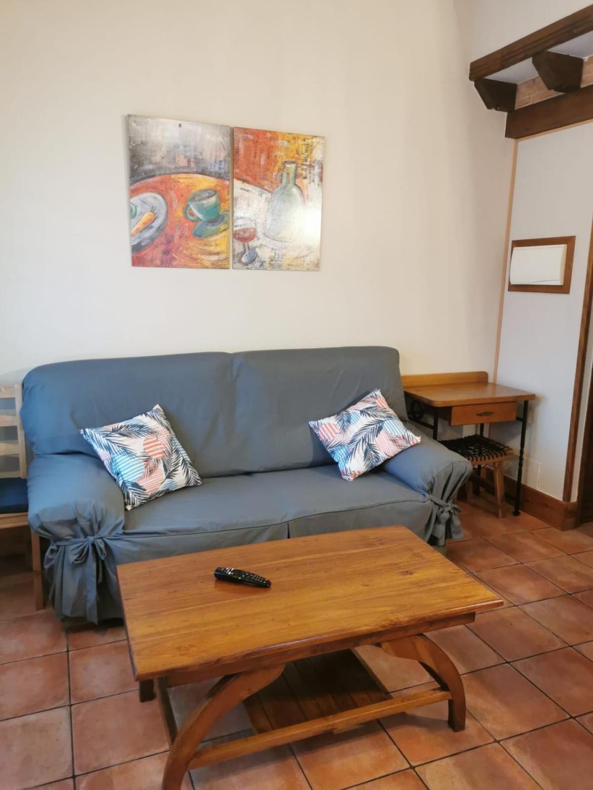 Apartment with Garden photo 3