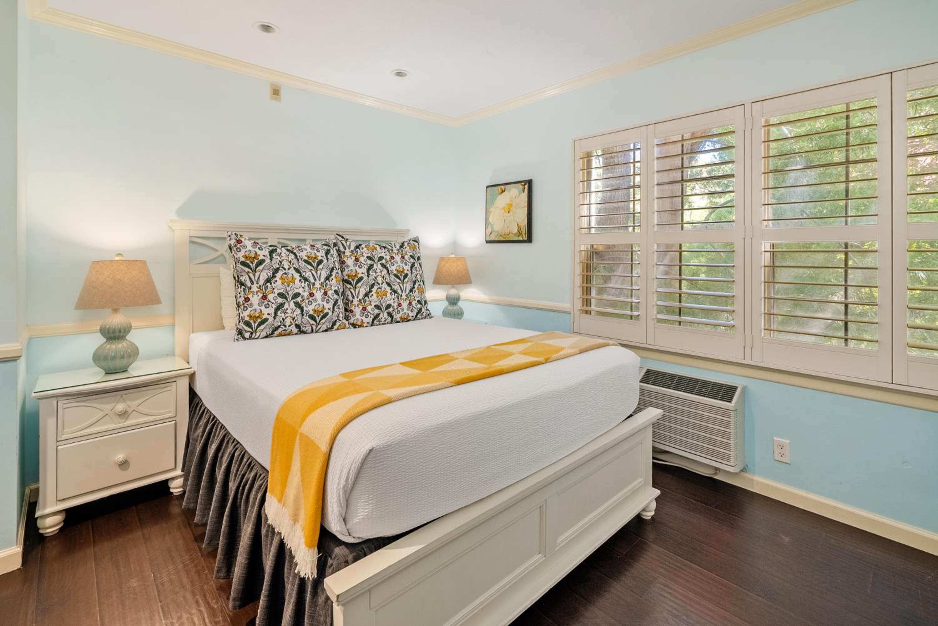 Queen Room - Trellis Court - Photo 5