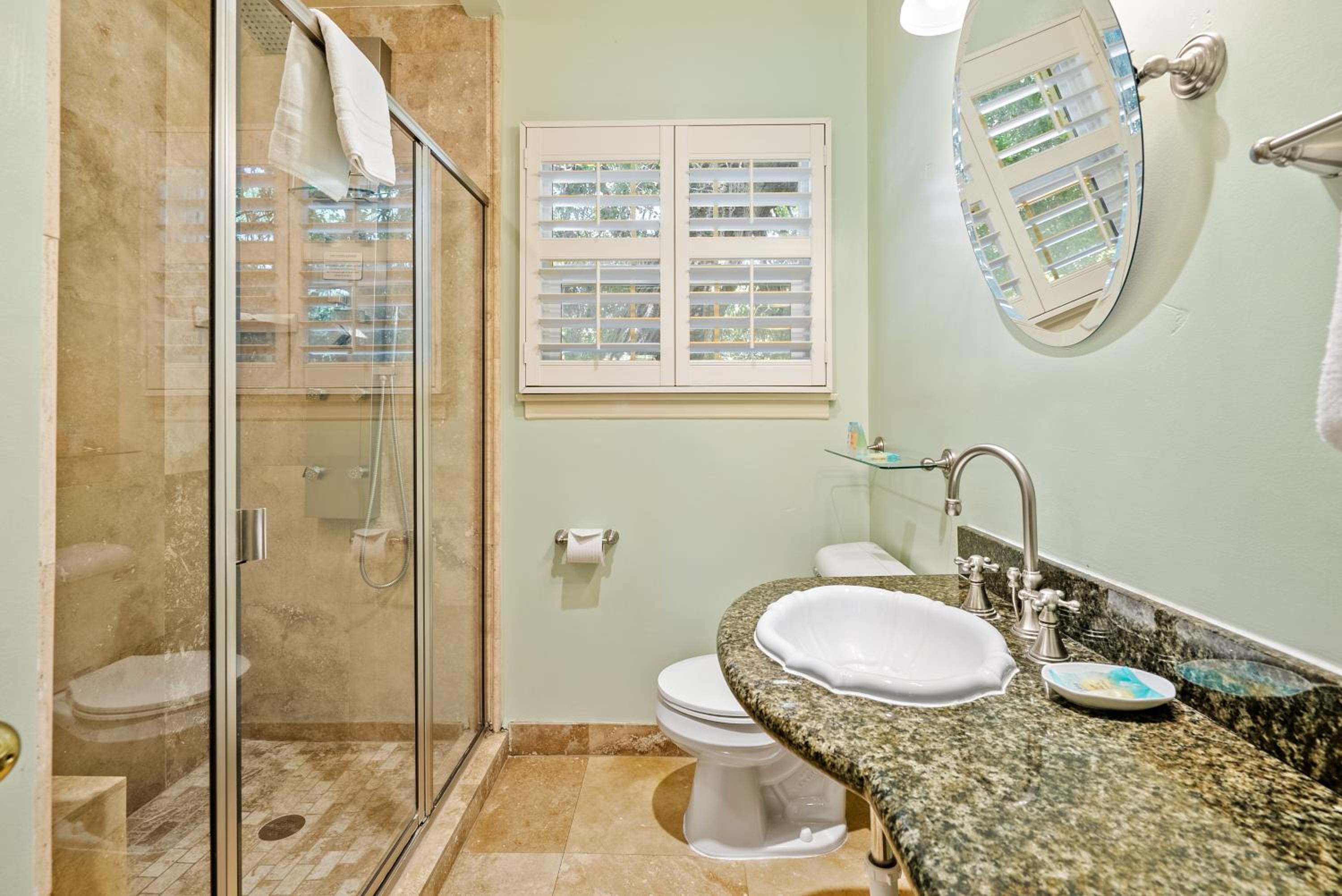 Queen Room - Trellis Court - Photo 4