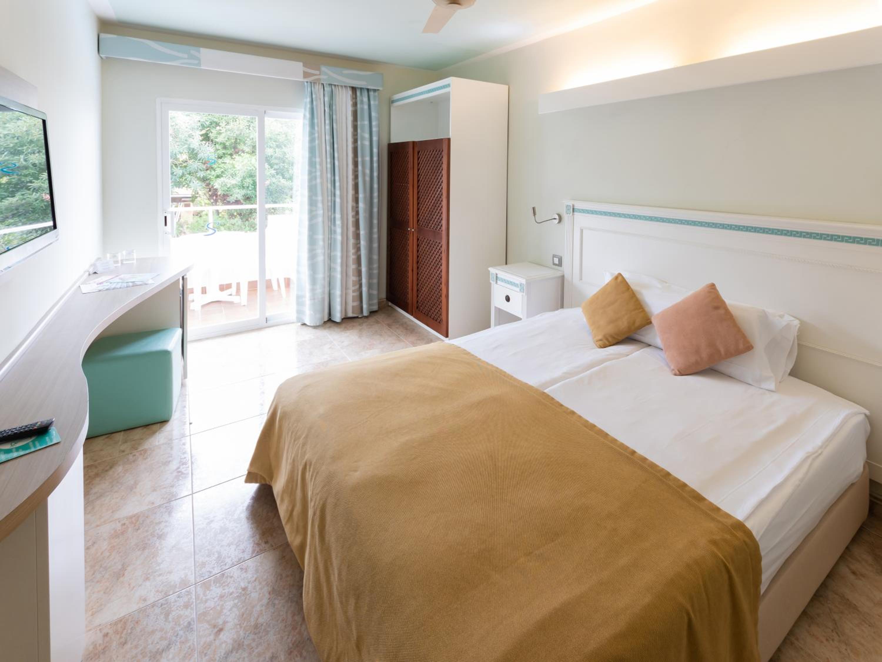 Double or Twin Room with Balcony