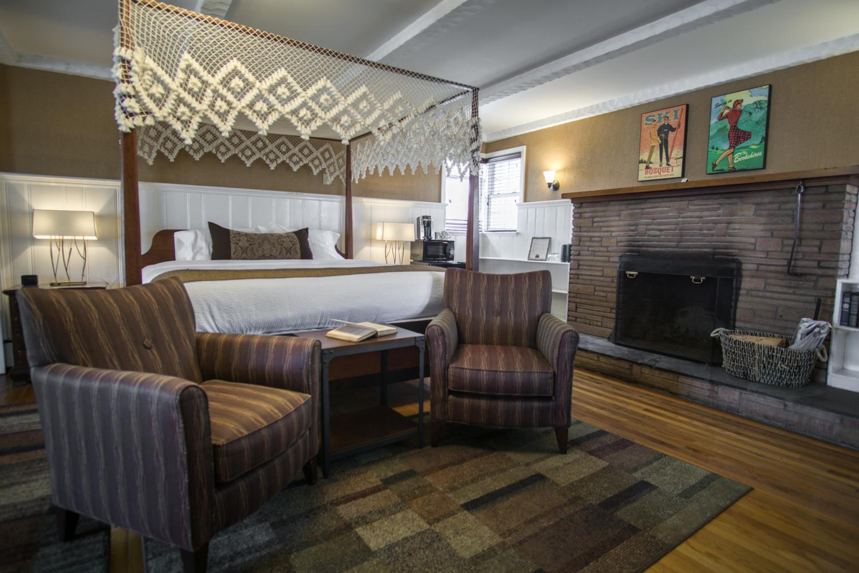 Superior King Room with Jetted Tub - Non-Smoking- No Children allowed