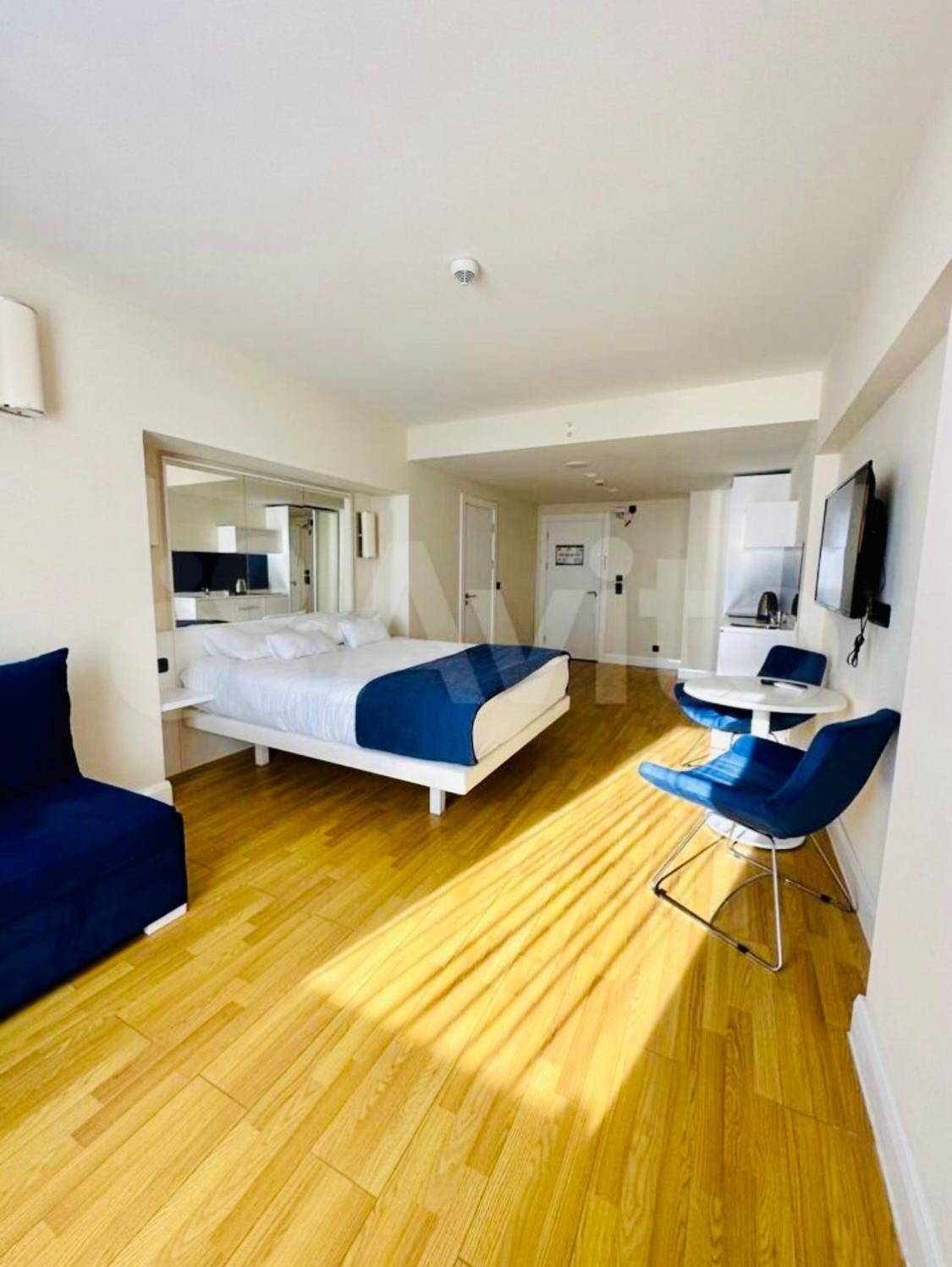 One-Bedroom Apartment with Balcony and Sea View photo 1