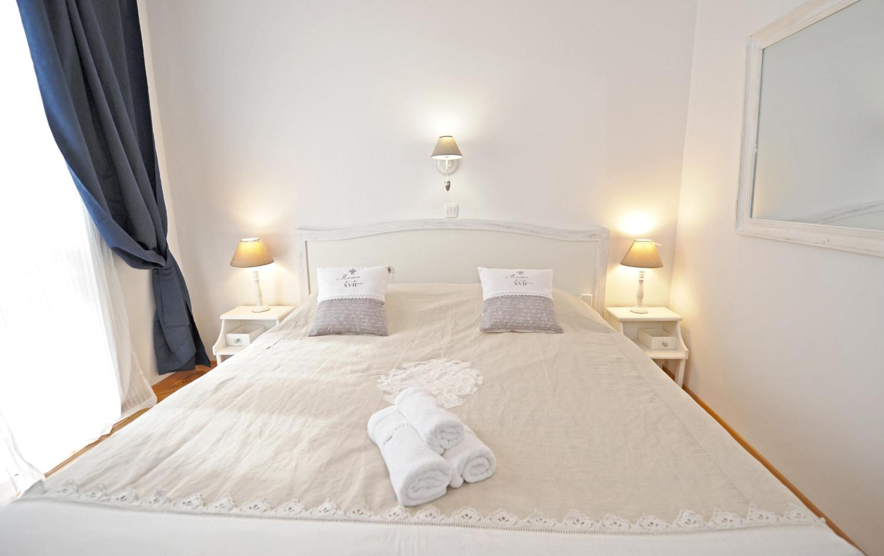 Double Room - Photo 5