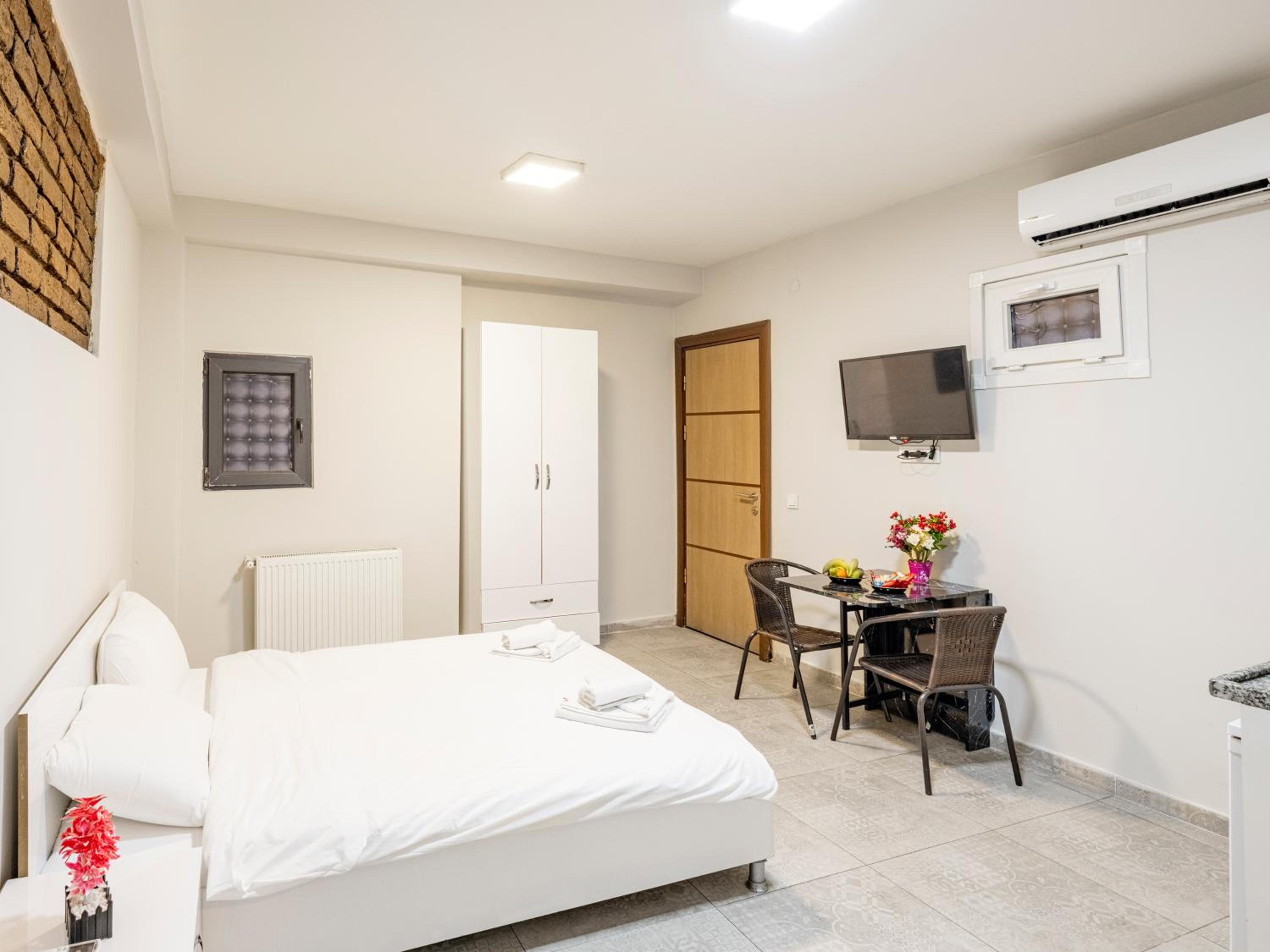 Economy Double Room photo 2