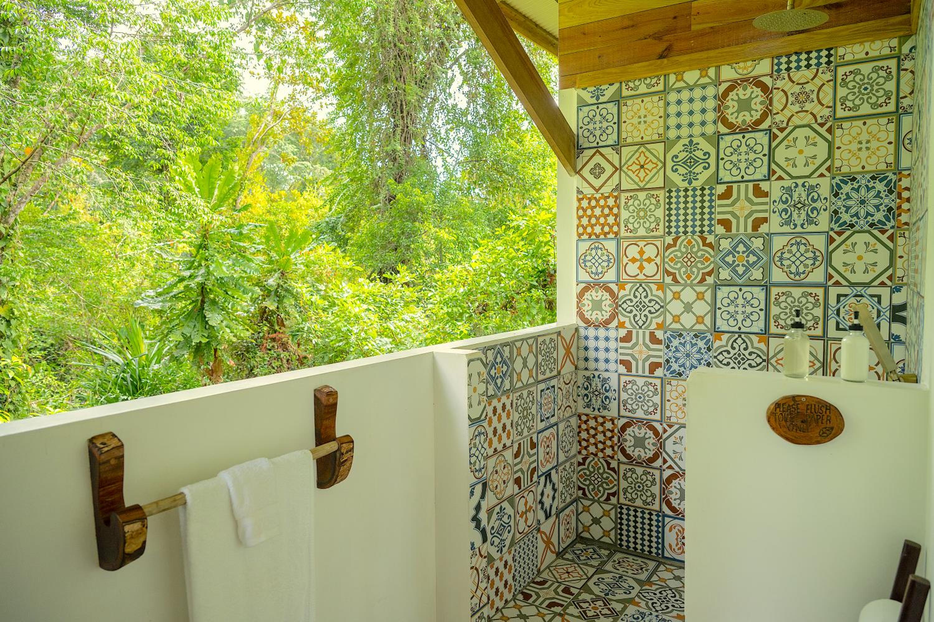 Deluxe Bungalow photo 2