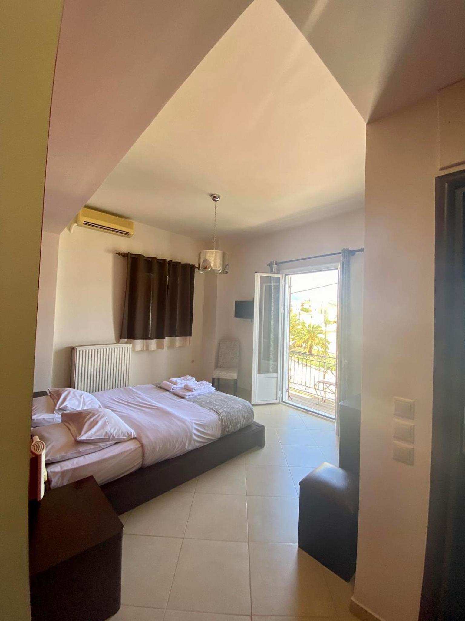 Double Room with Sea View - Photo 4