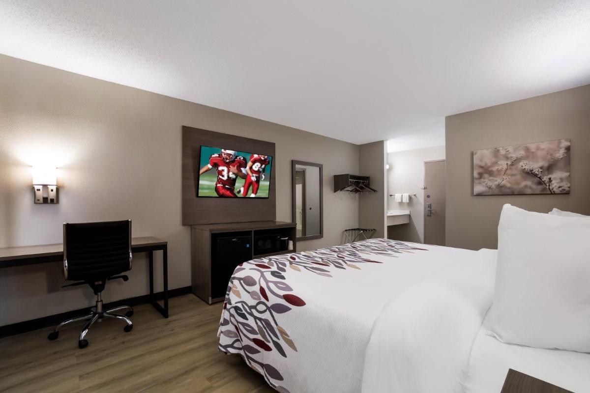 Deluxe King Bed Non-Smoking photo 1