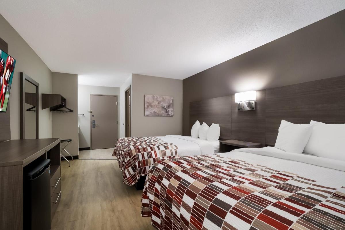 Superior Room with Two Queen Beds Non-Smoking photo 2