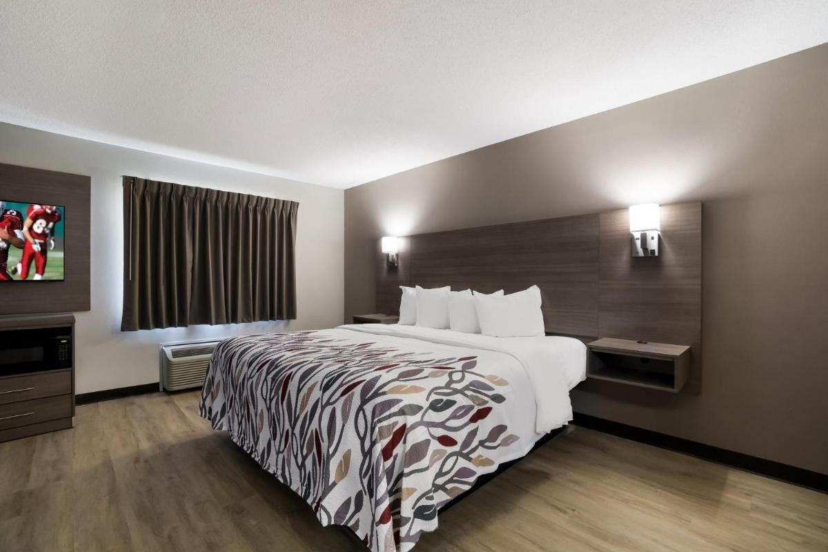 Suite King Room Non-Smoking - Photo 1